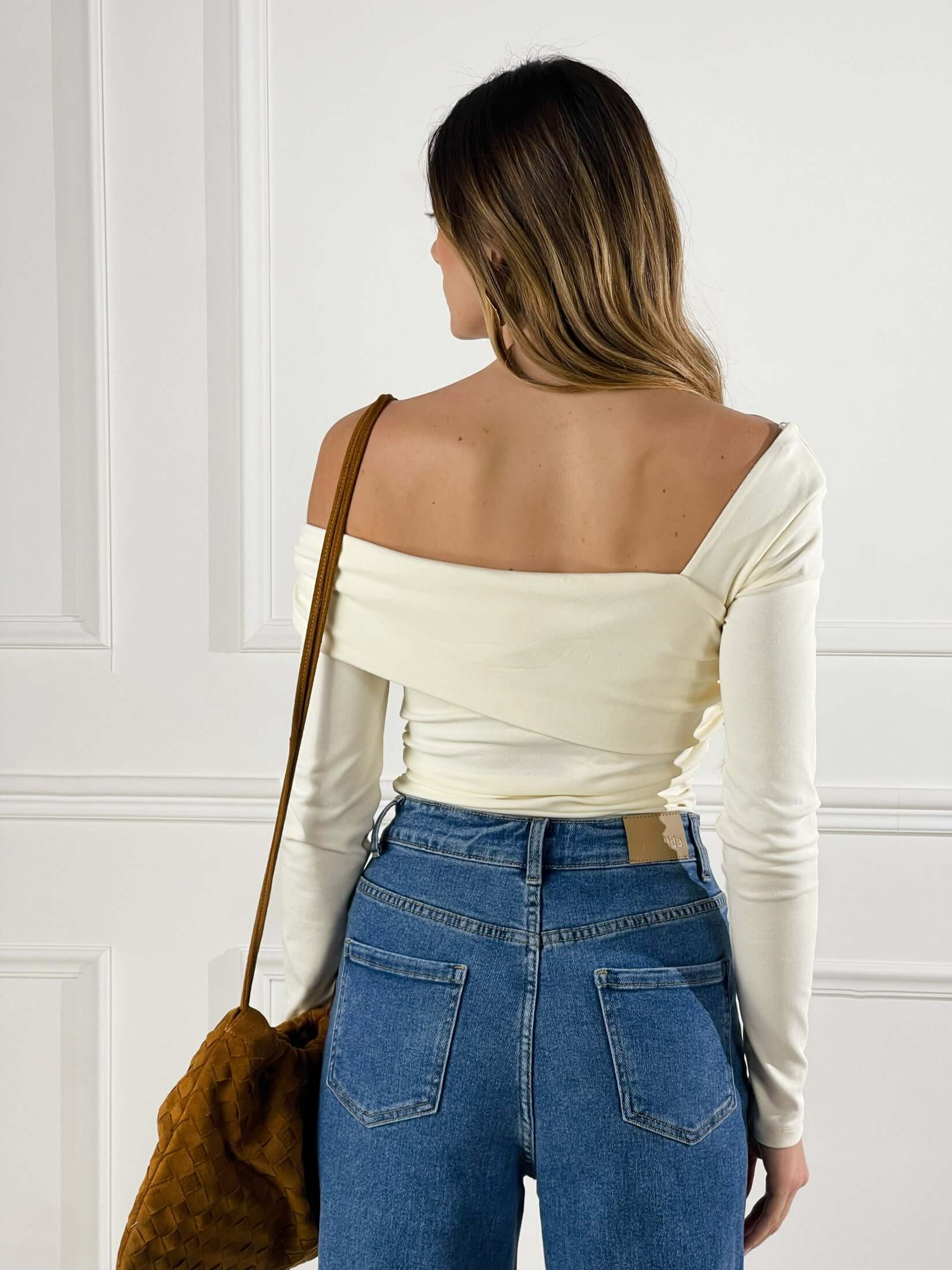 Maglia scollo a barca asimmetrico|Colore:Vaniglia