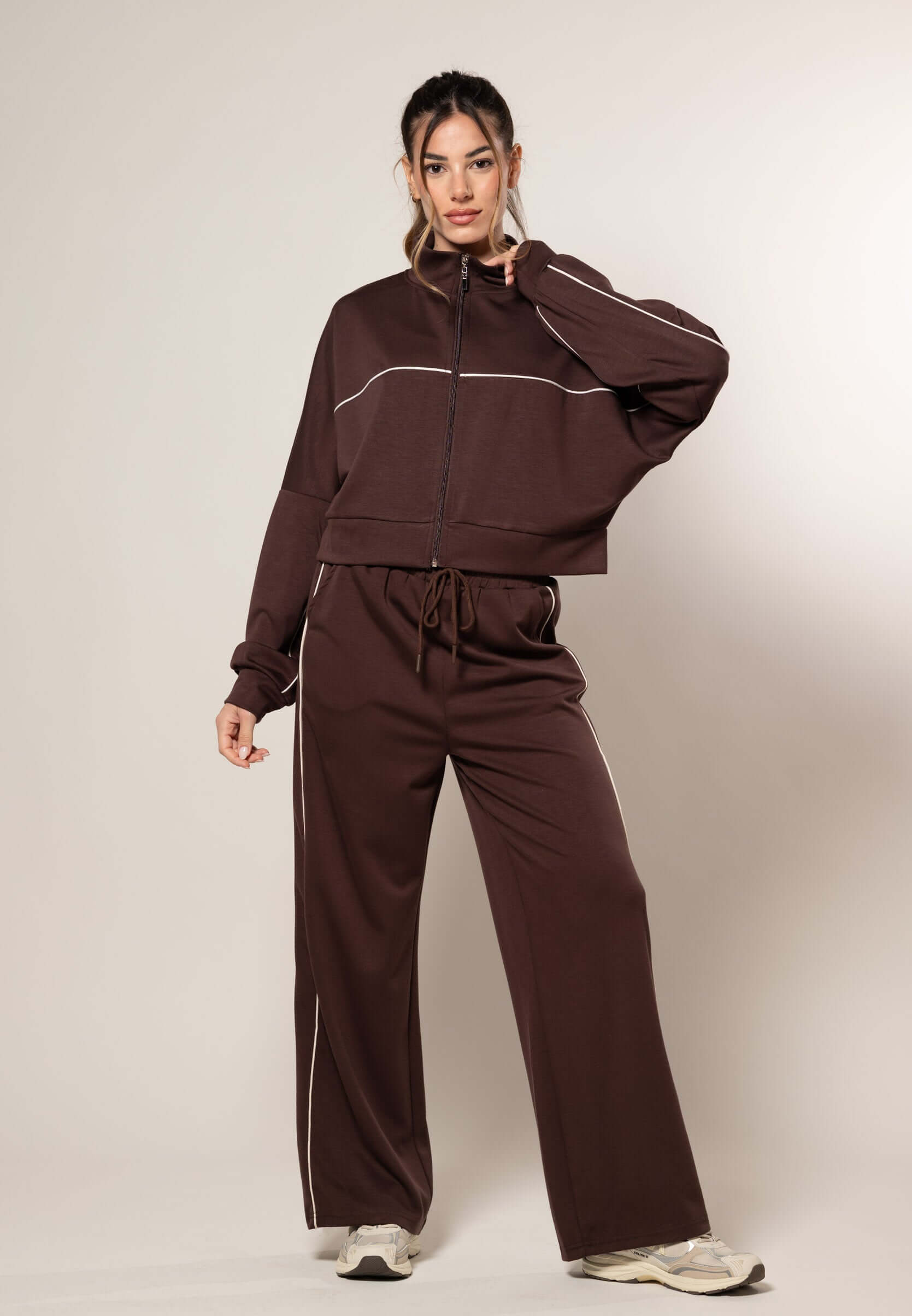 Tuta con profili a contrasto|Colore:Caffe