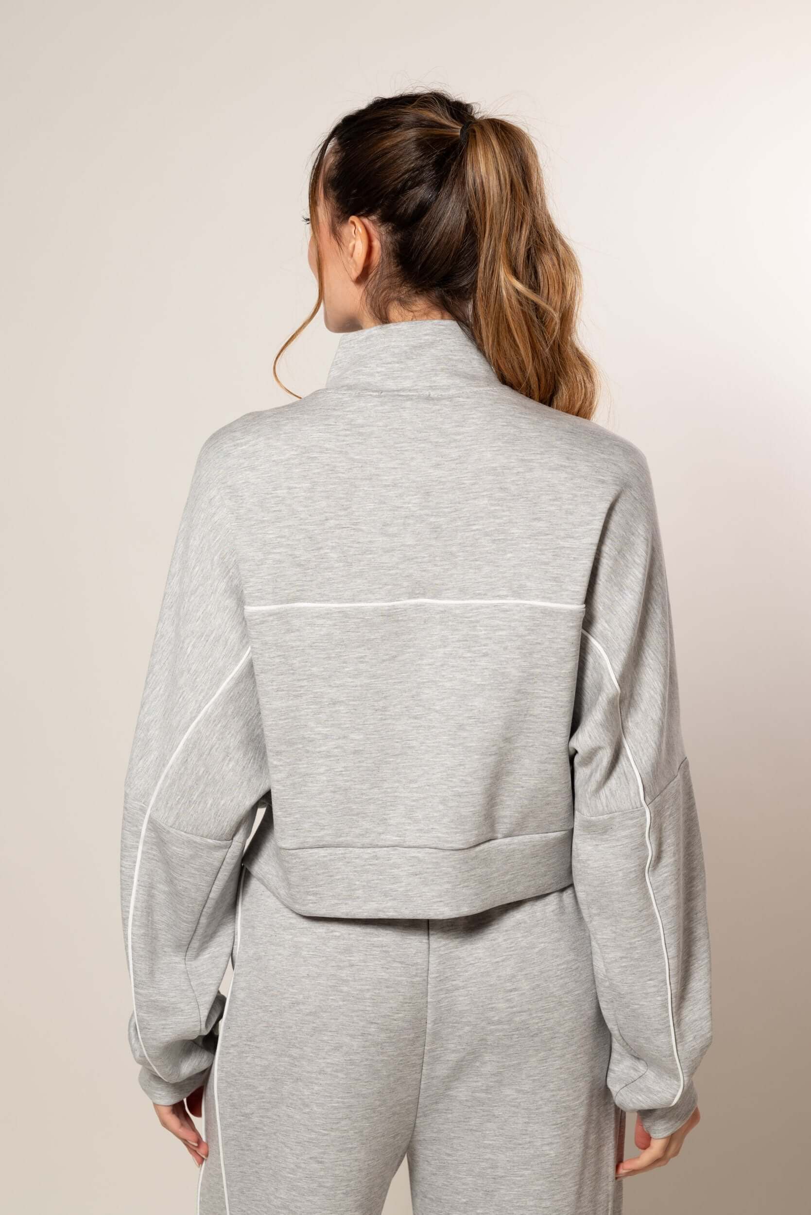 Tuta con profili a contrasto|Colore:Grigio