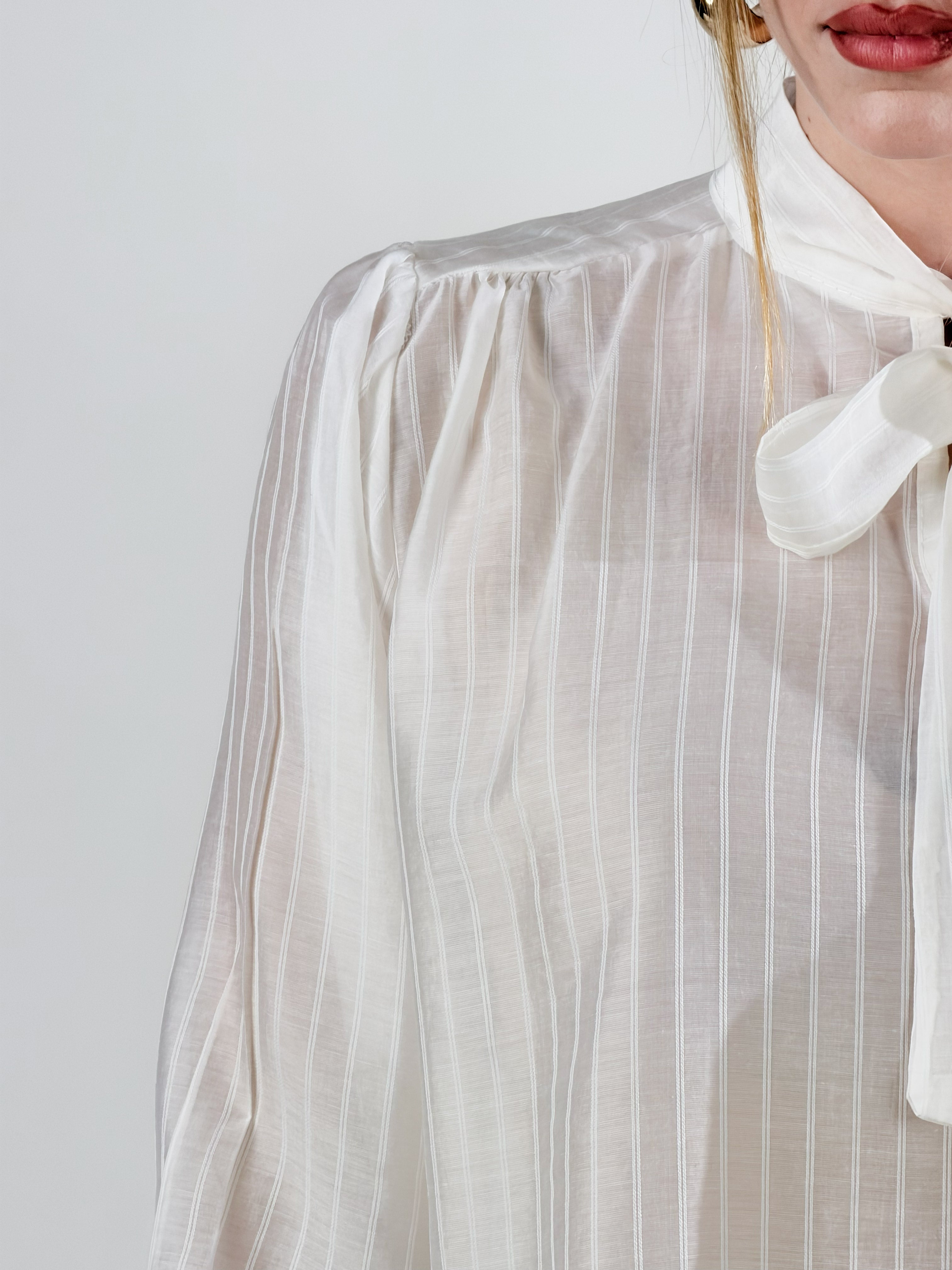 Blusa  con fiocco|Colore:Bianco