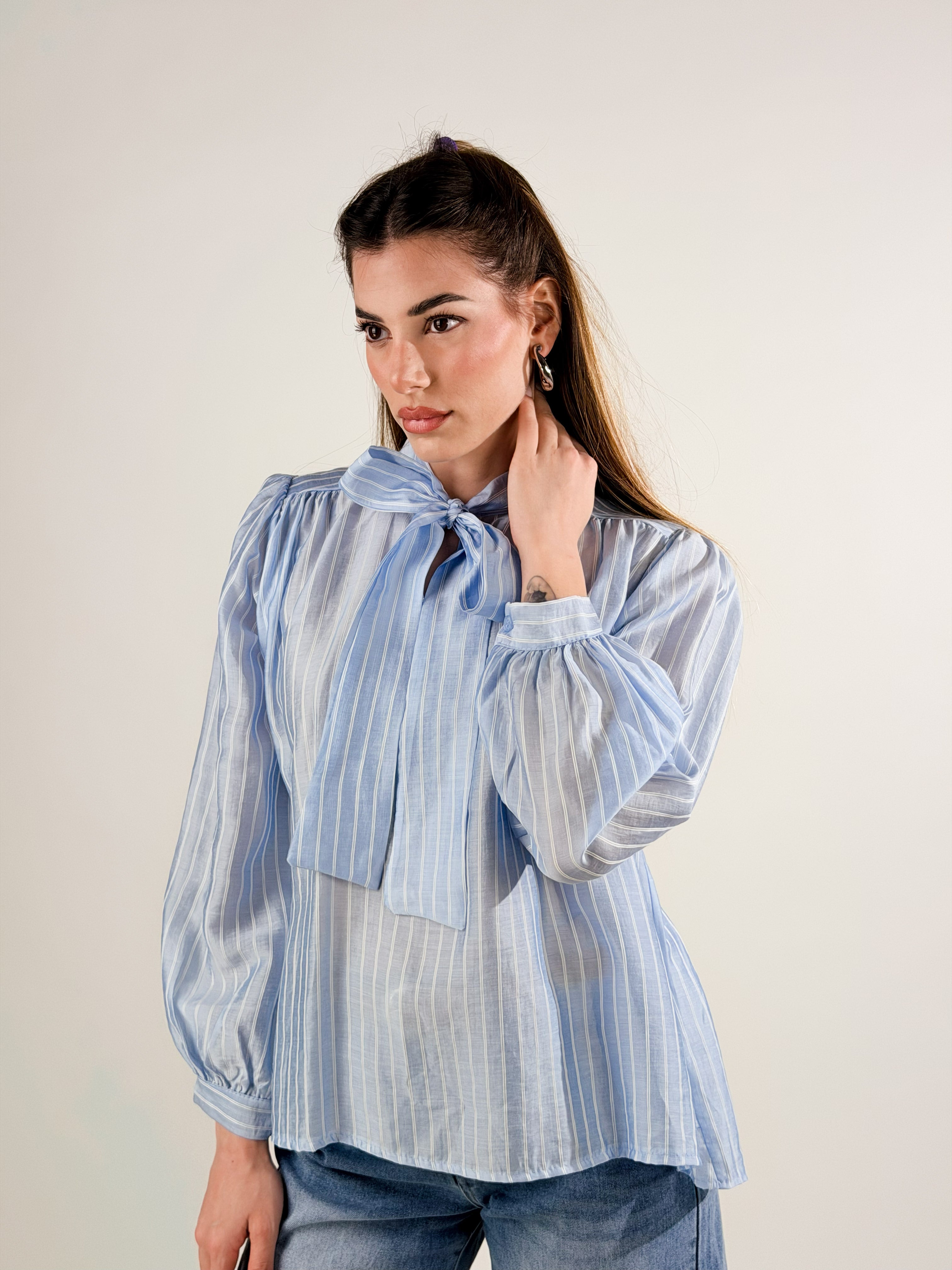 Blusa  con fiocco|Colore:Celeste