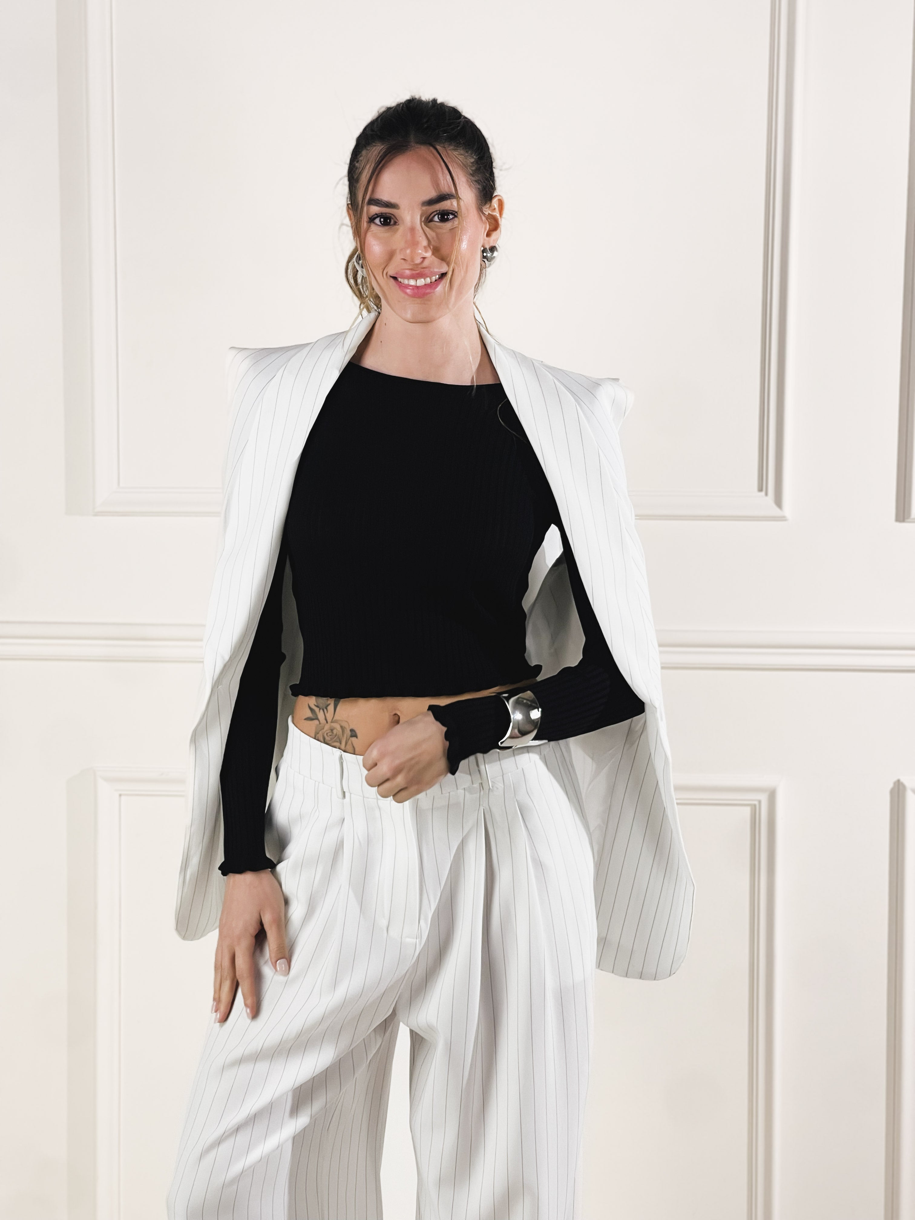 Maglia scollo Rose|Colore:Nero