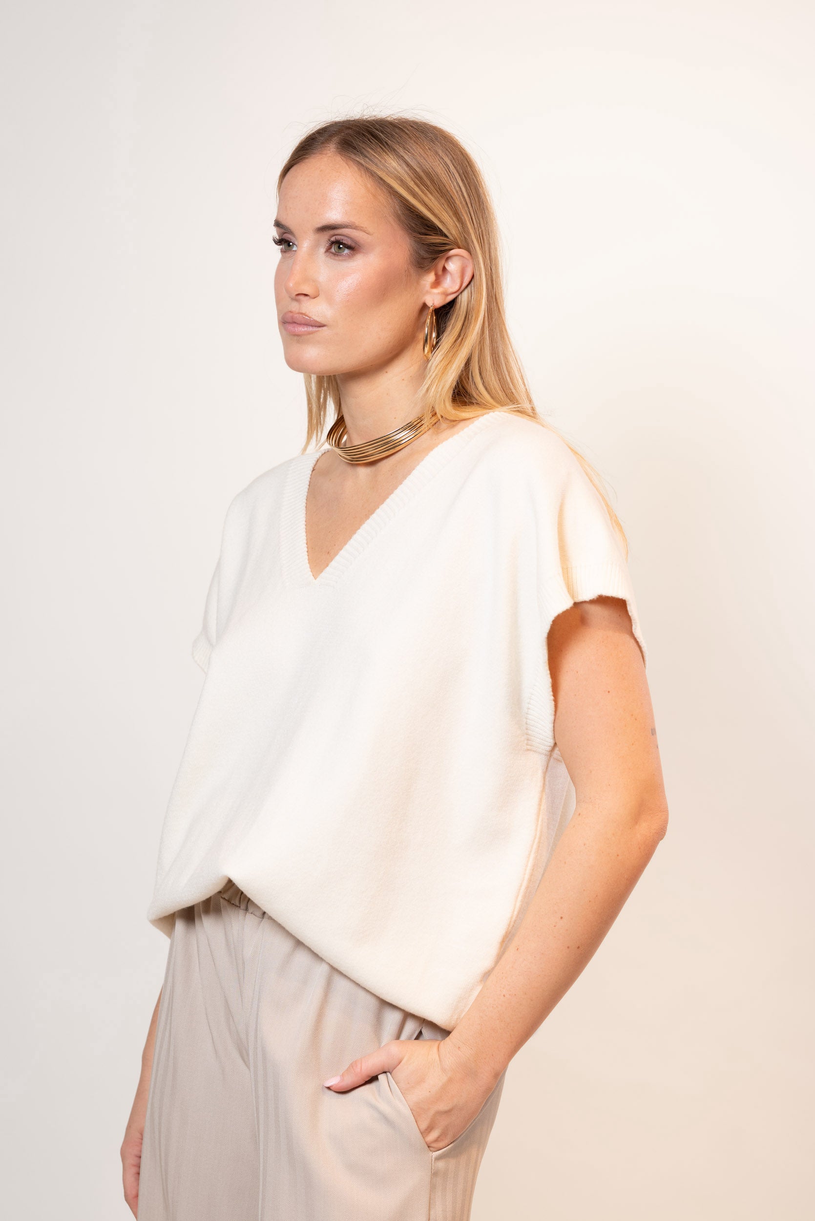Maglia Smanicata scollo a V|Colore:Burro
