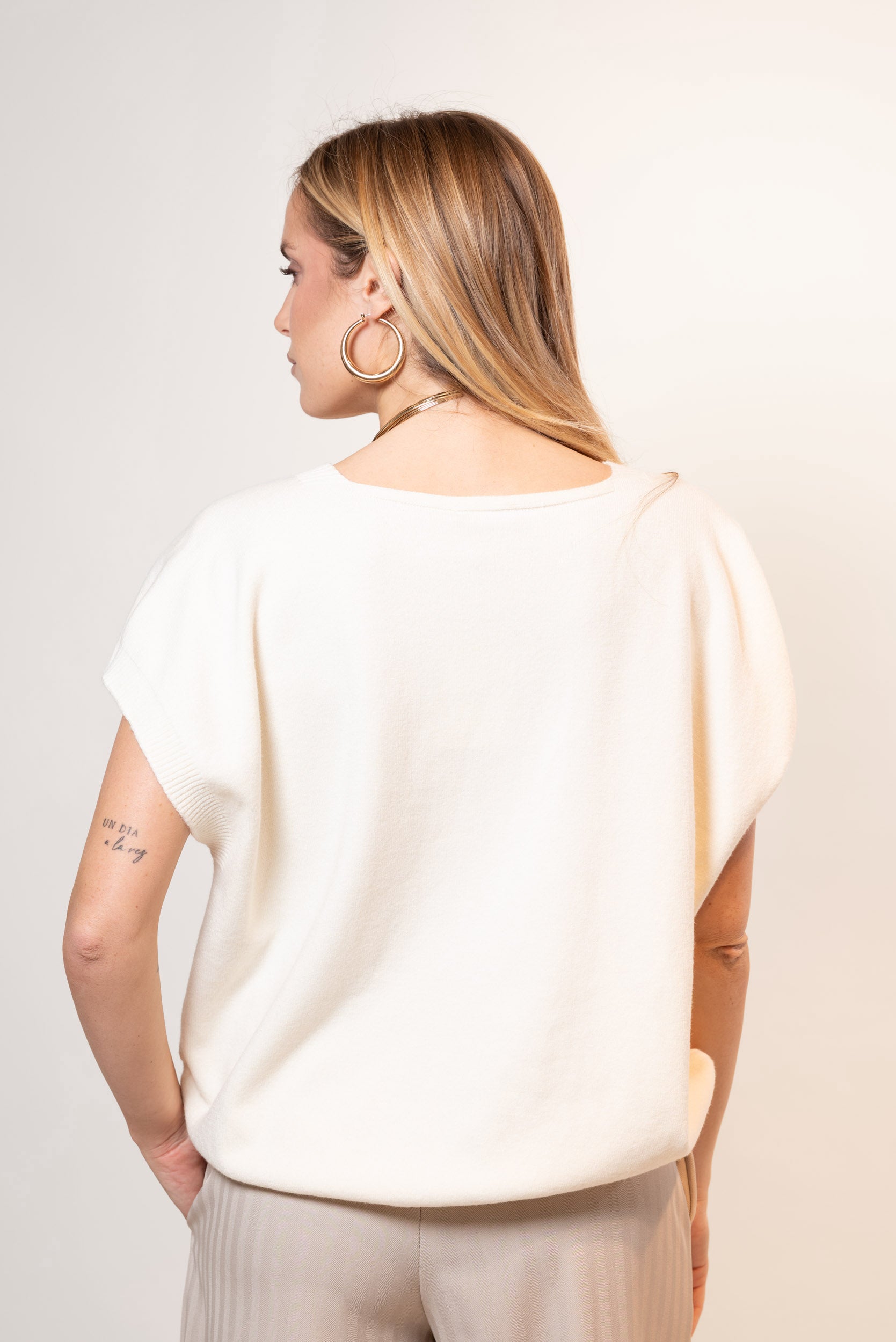 Maglia Smanicata scollo a V|Colore:Burro