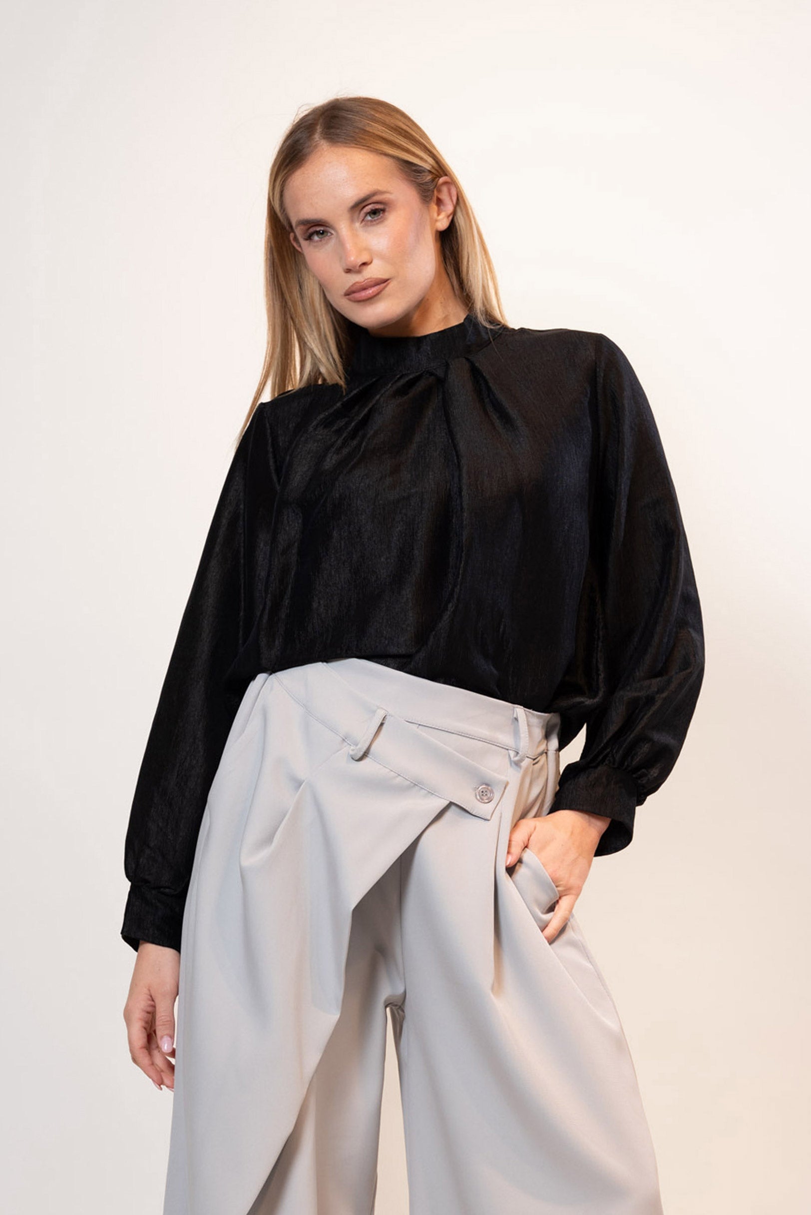 Blusa iridescente|Colore:Nero