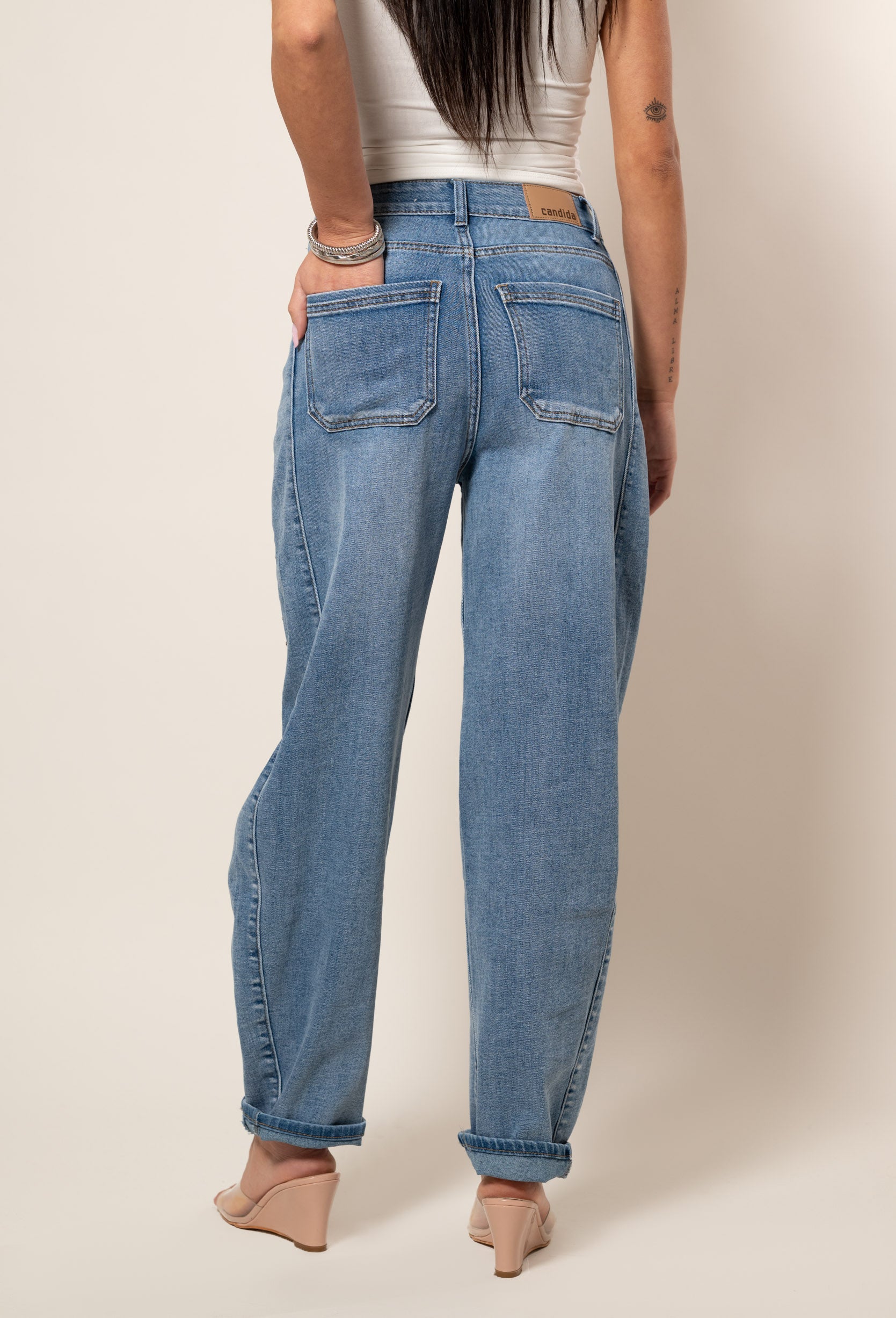 Jeans ballon con Borchie|Colore:Blu medio