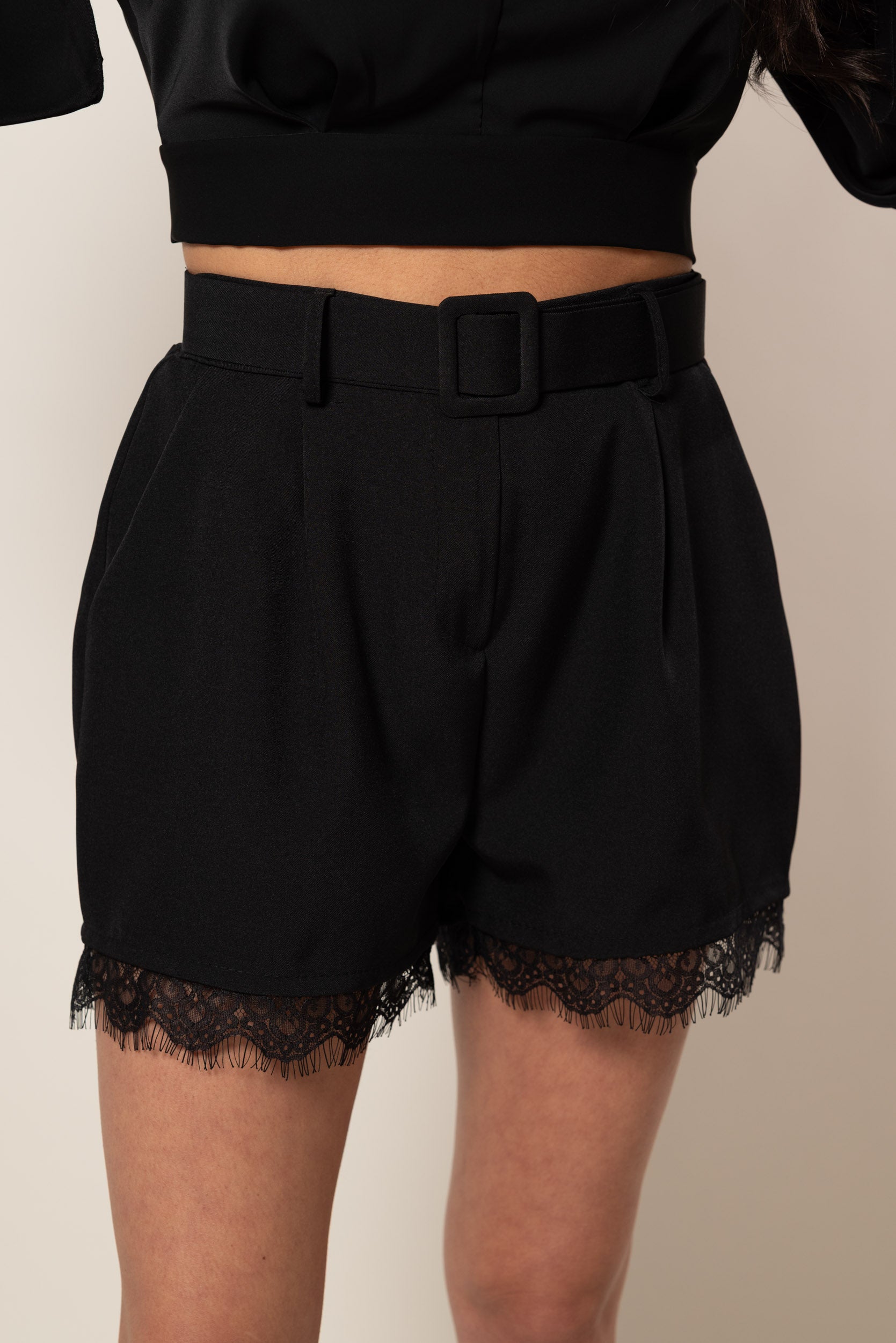 Shorts con inserti in pizzo|Colore:Nero