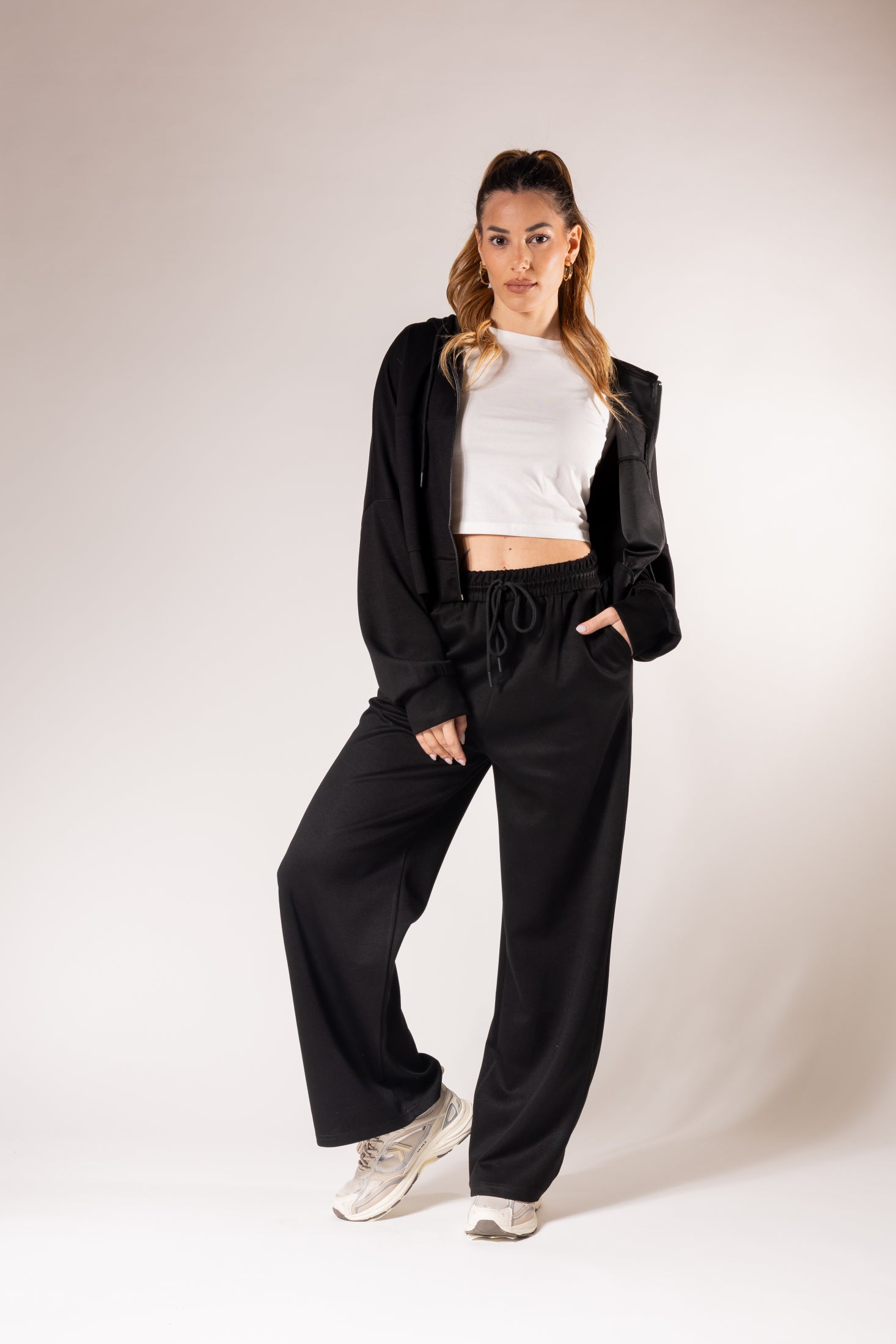 Completo sportivo|Colore:Nero