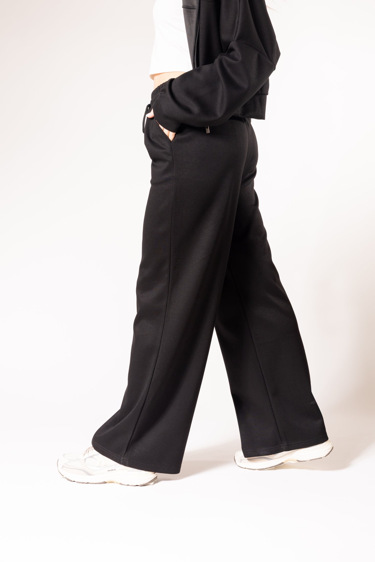 Completo sportivo|Colore:Nero