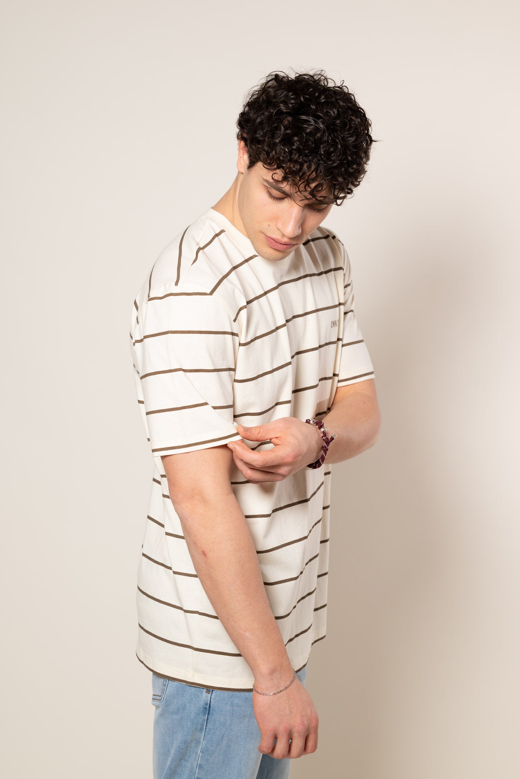 T-shirt a righe orizzontali con scritta ricamata s|Colore:Burro