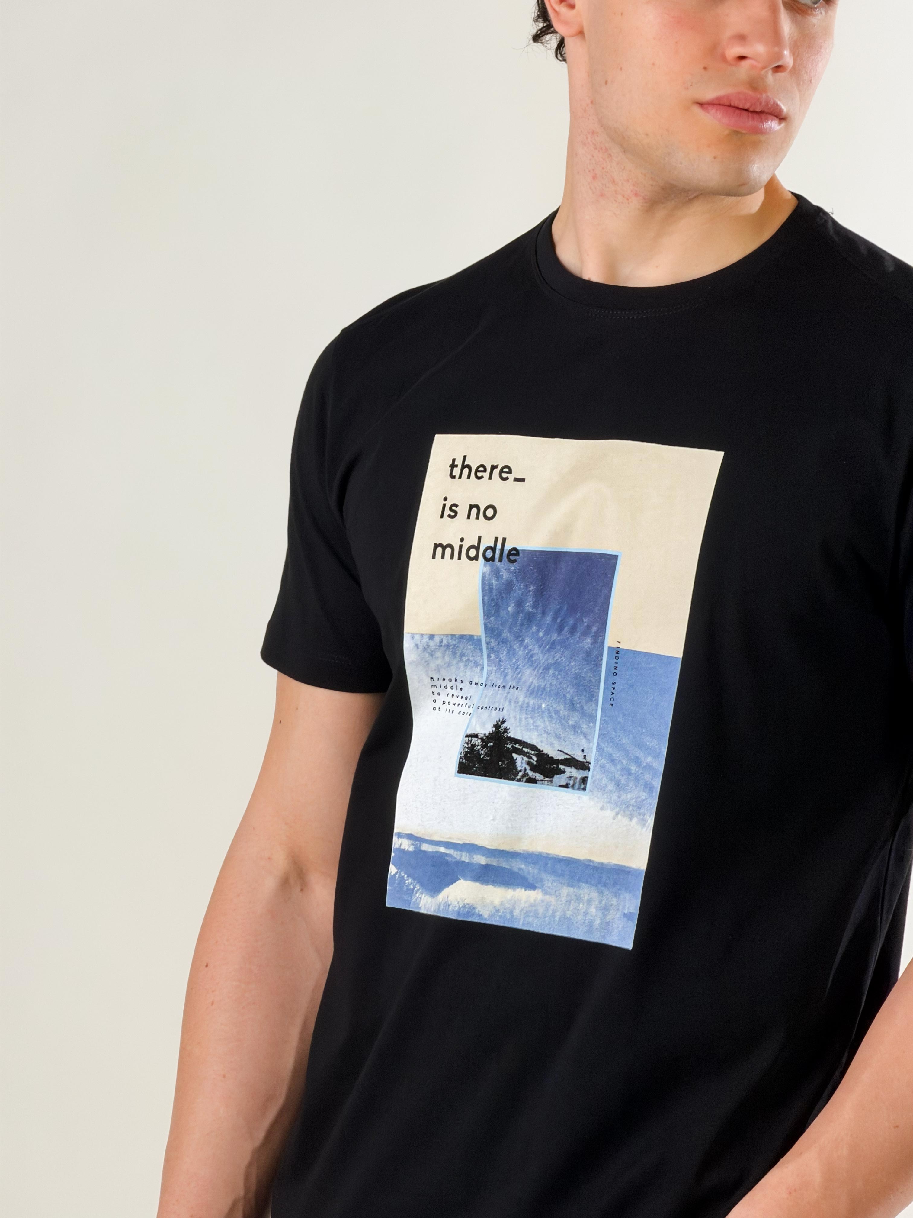 T-Shirt basie fit con stampa|Colore:Nero