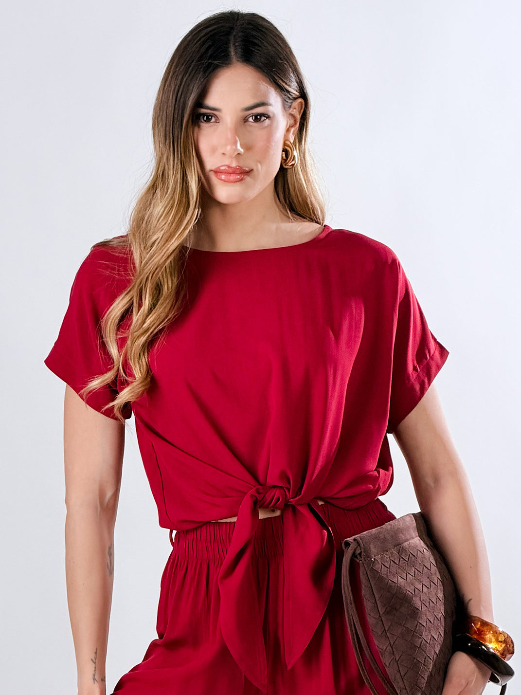 T-Shirt Cropped con Nodo|Colore:Rosso india