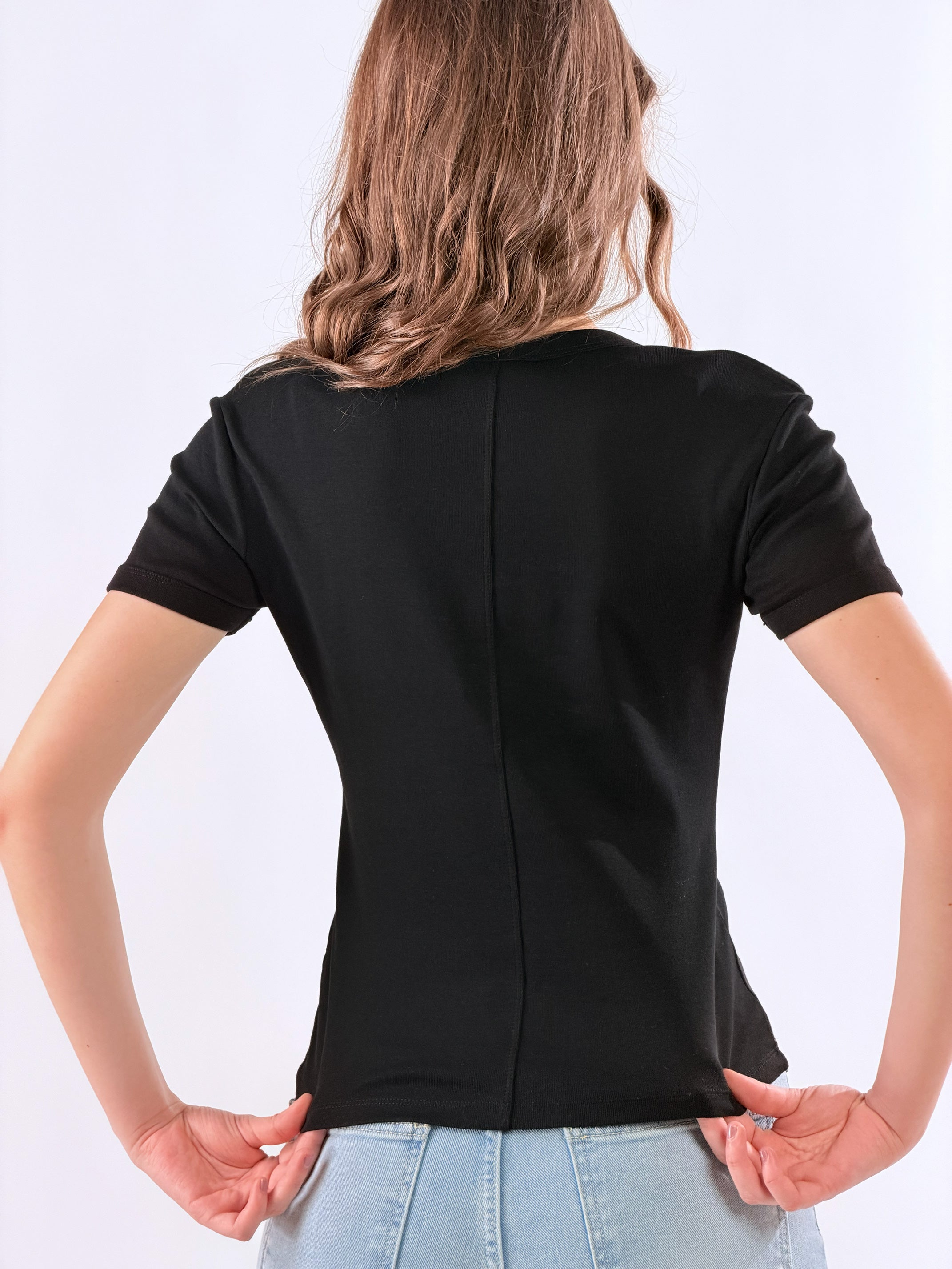 T-Shirt con cucitura posteriore|Colore:Nero