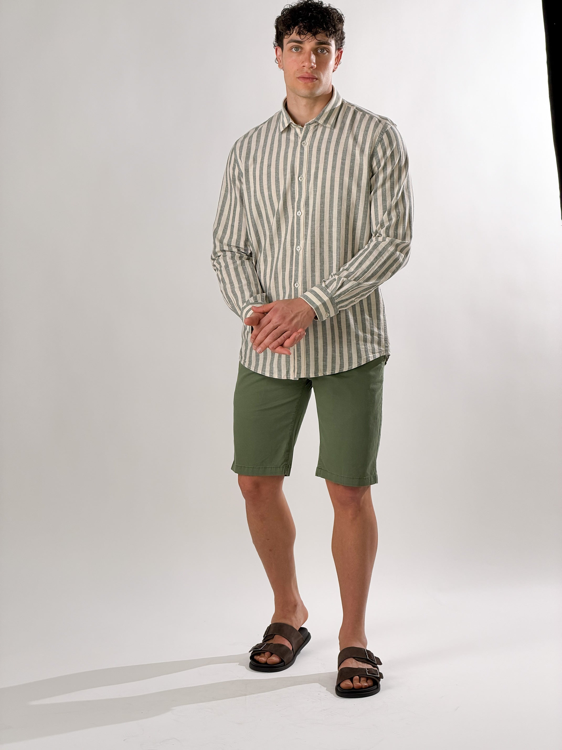 Bermdua Chino regular fit|Colore:Verde militare