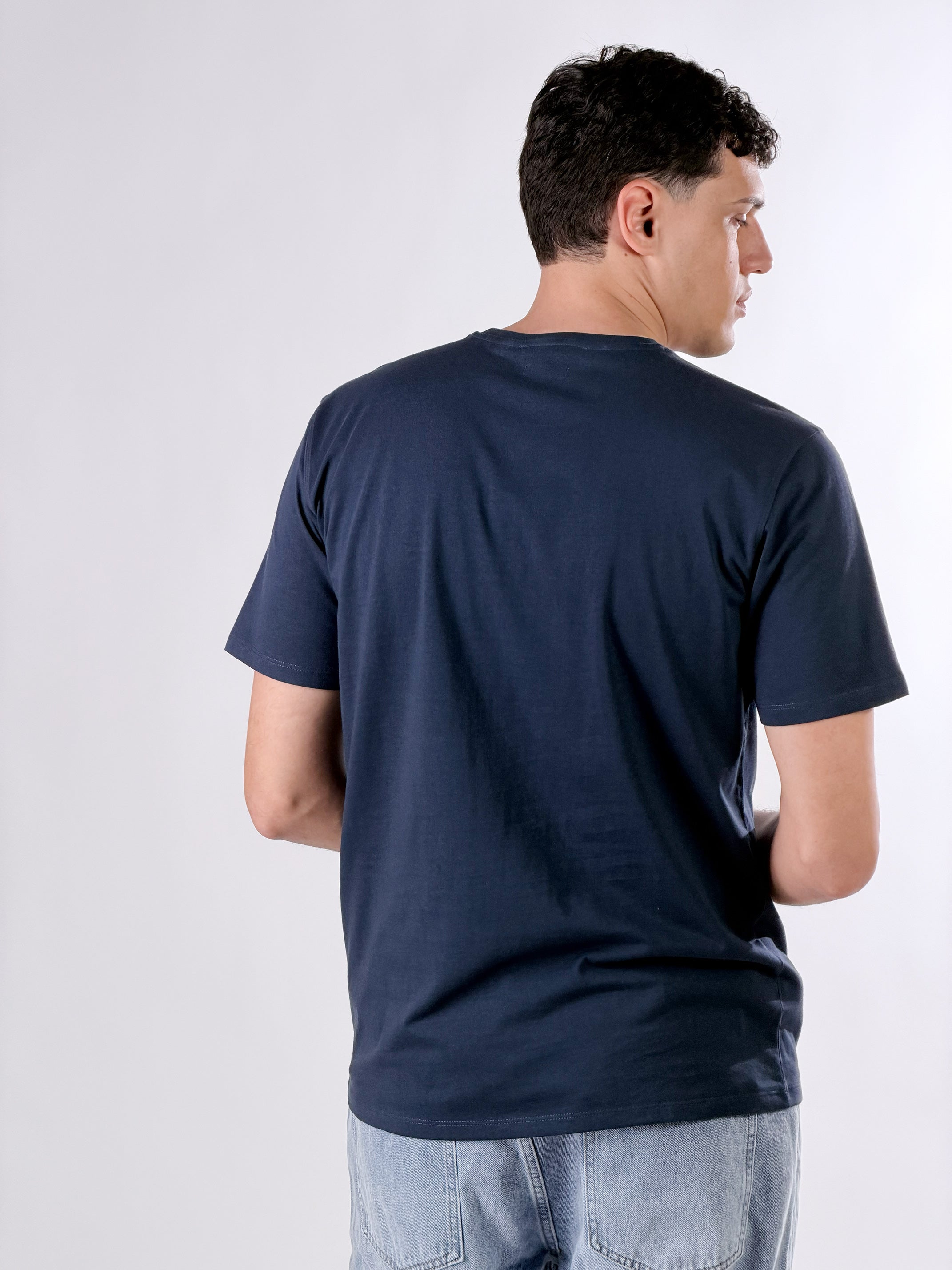 T-Shirt  base fit con taschino applicato|Colore:Blu scuro