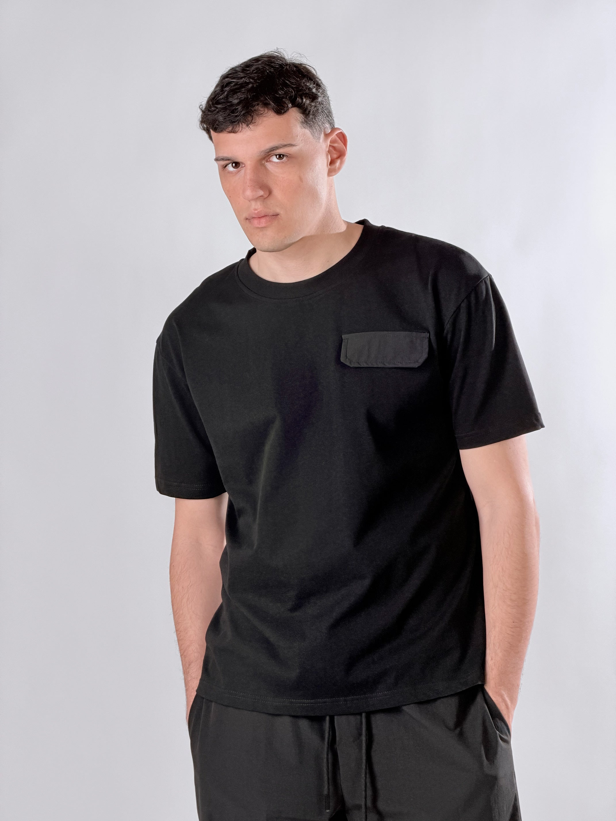 T-Shirt con tasche|Colore:Nero
