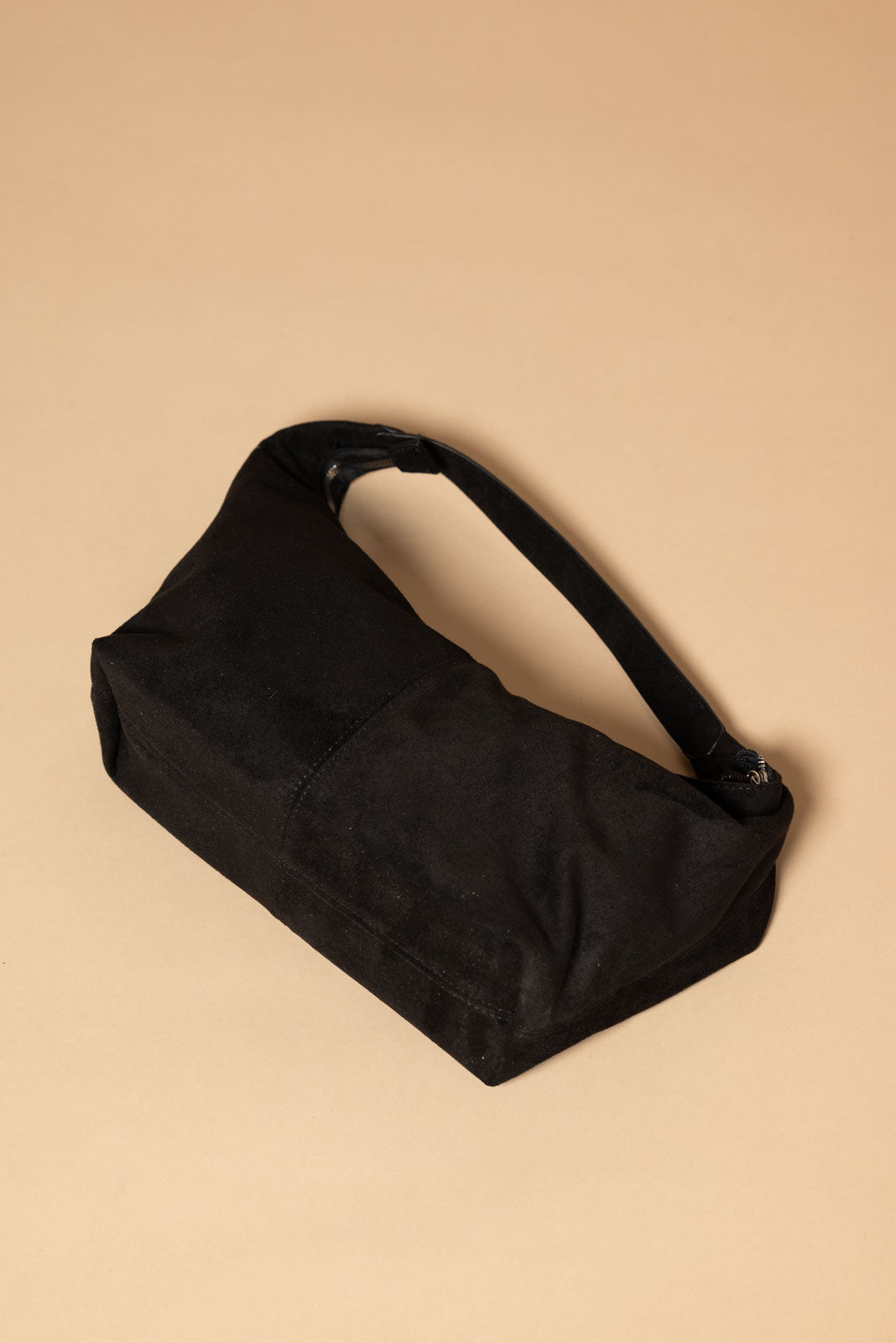 Borsa mezza luna effetto camoscio|Colore:Nero