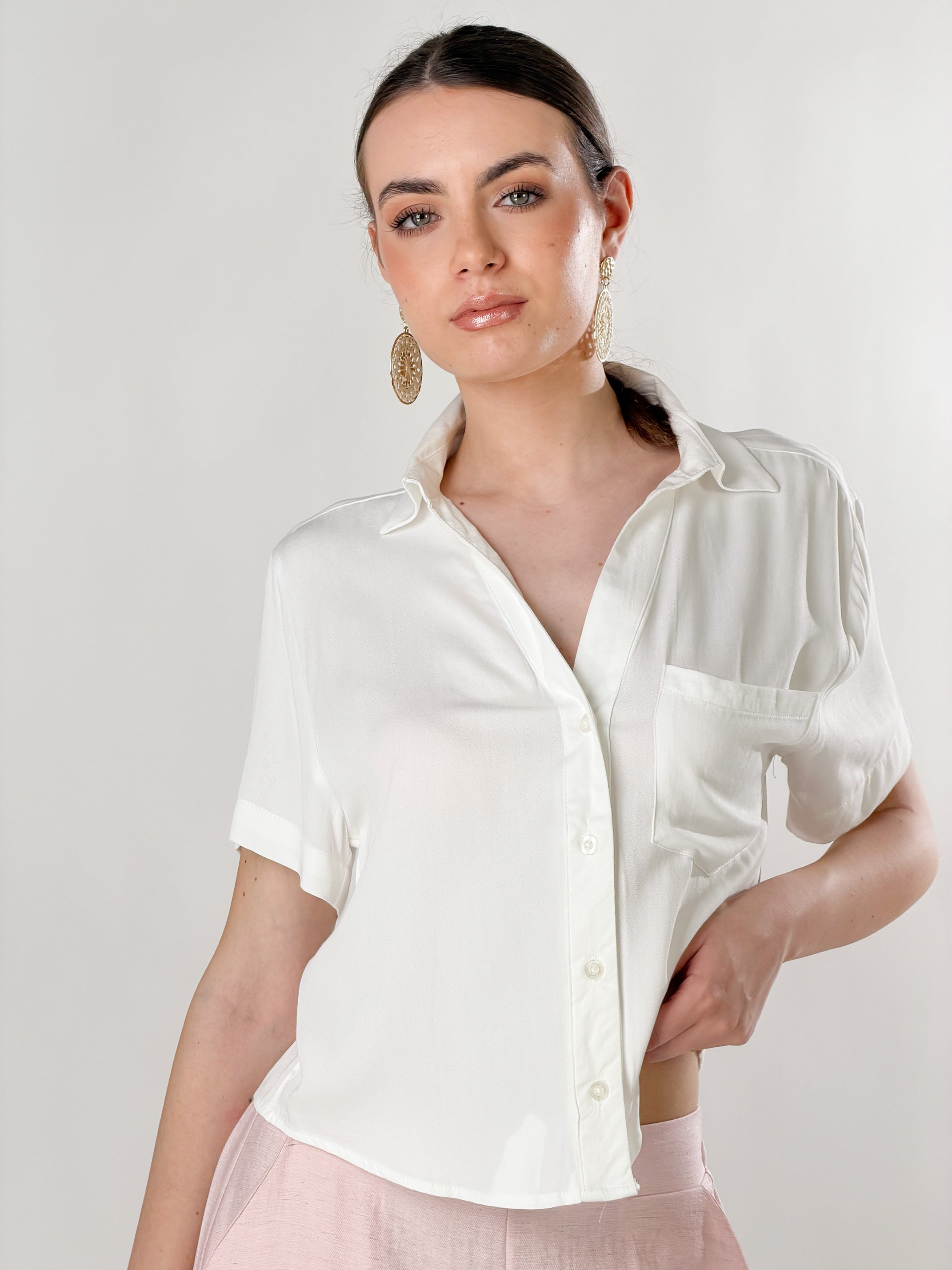 Camicia crop mono taschino|Colore:Bianco latte