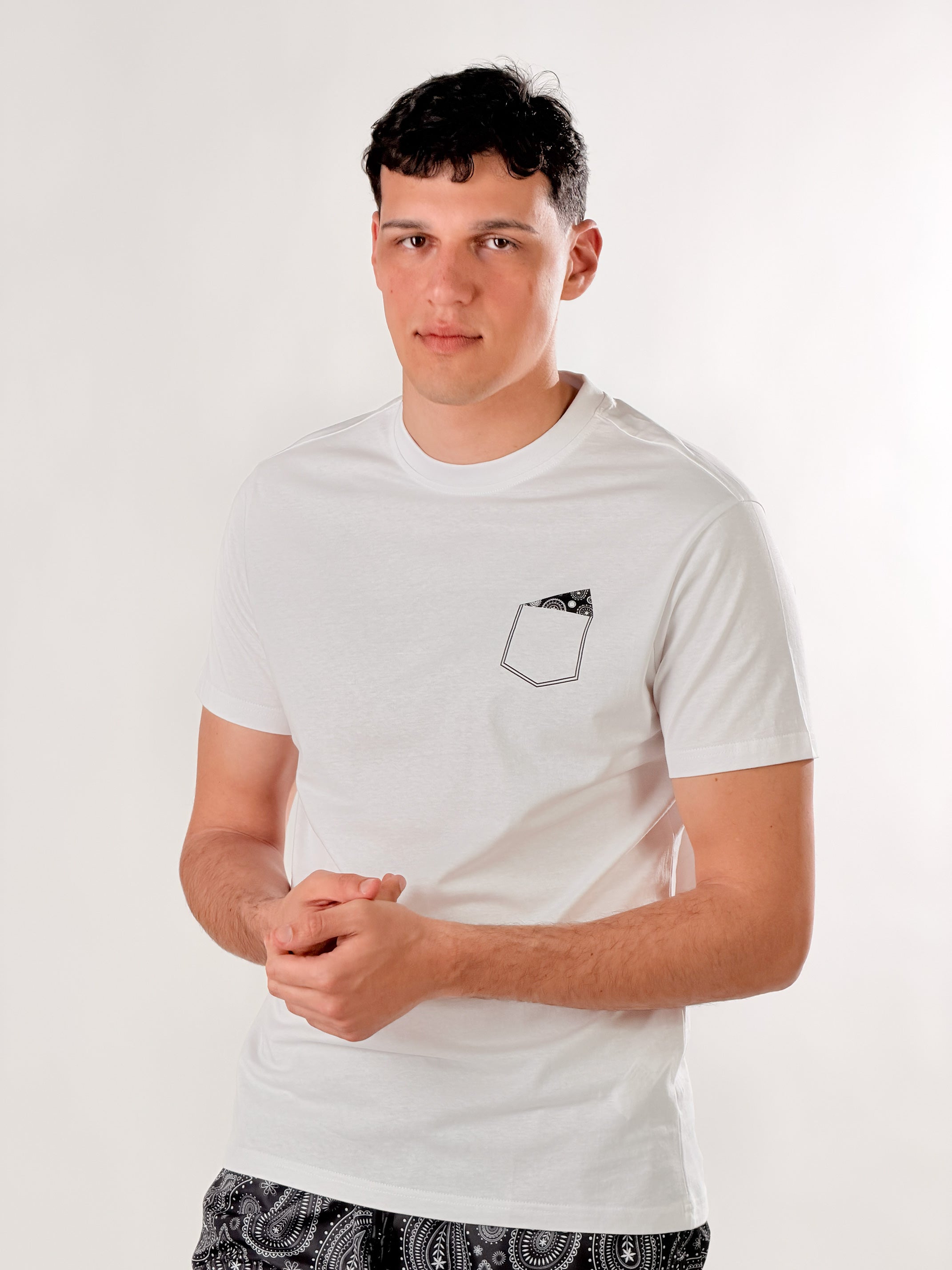 T-Shirt taschino paisley|Colore:Bianco/nero