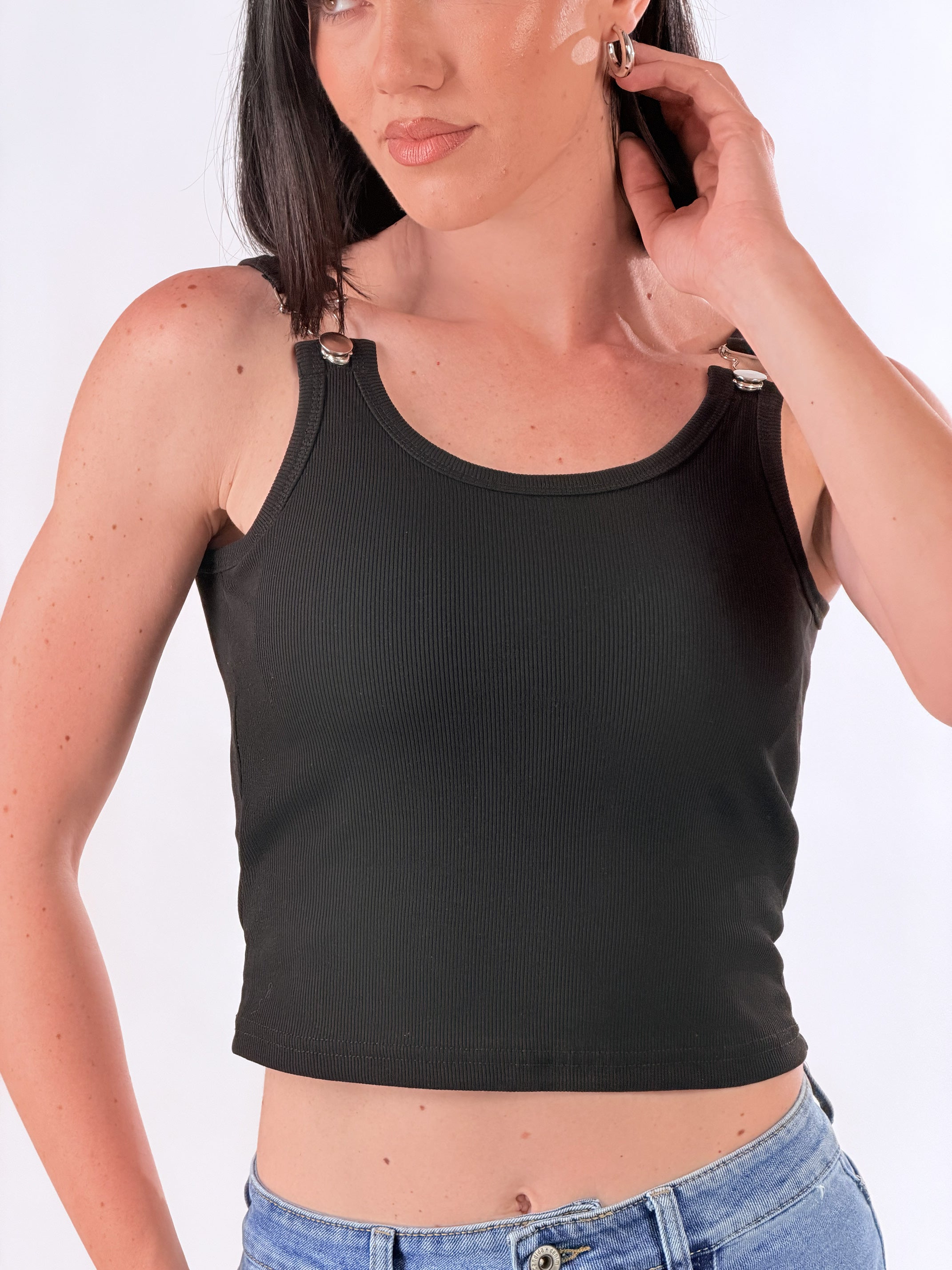 Top con fibbie|Colore:Nero