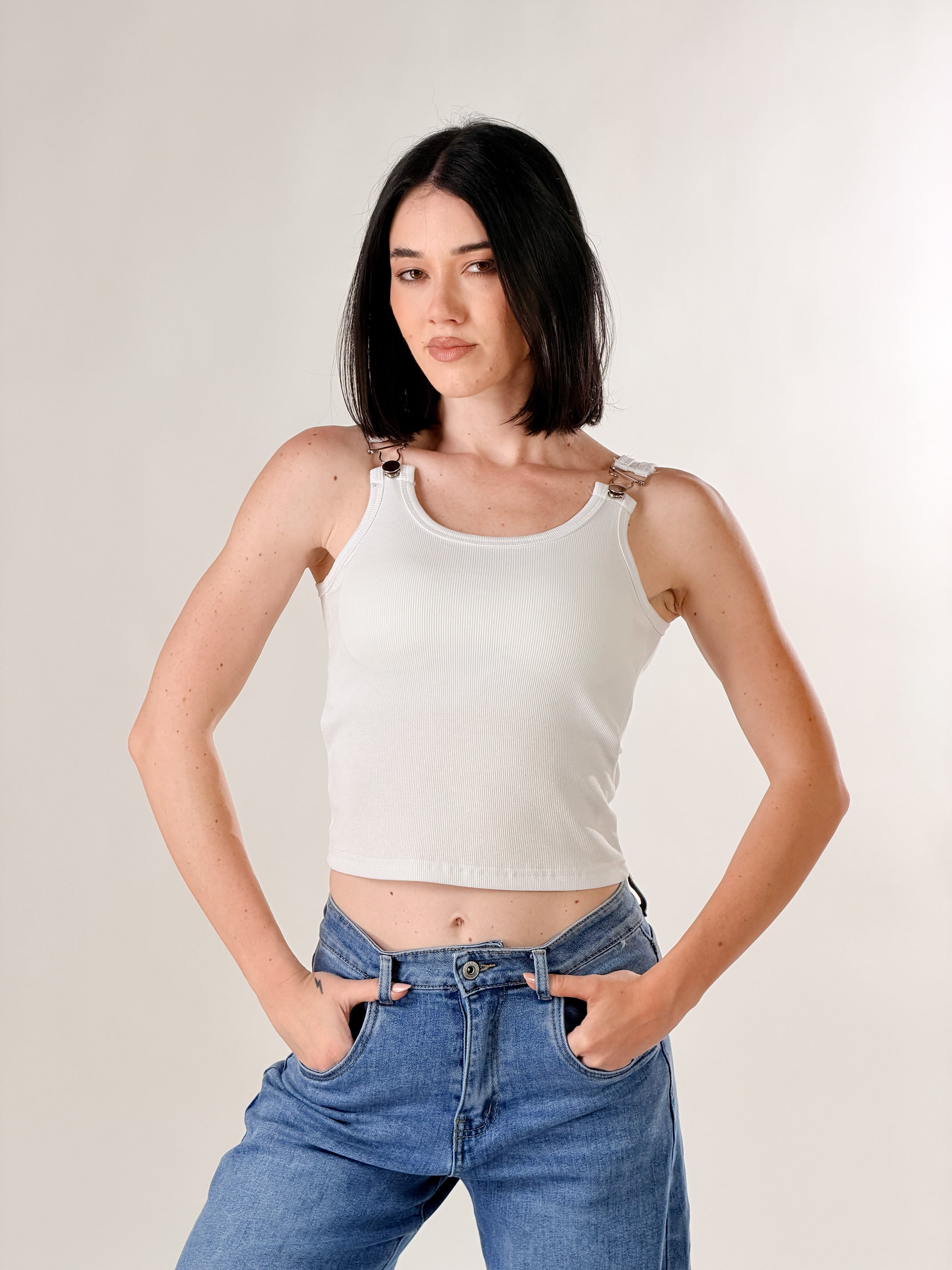 Top con fibbie|Colore:Bianco