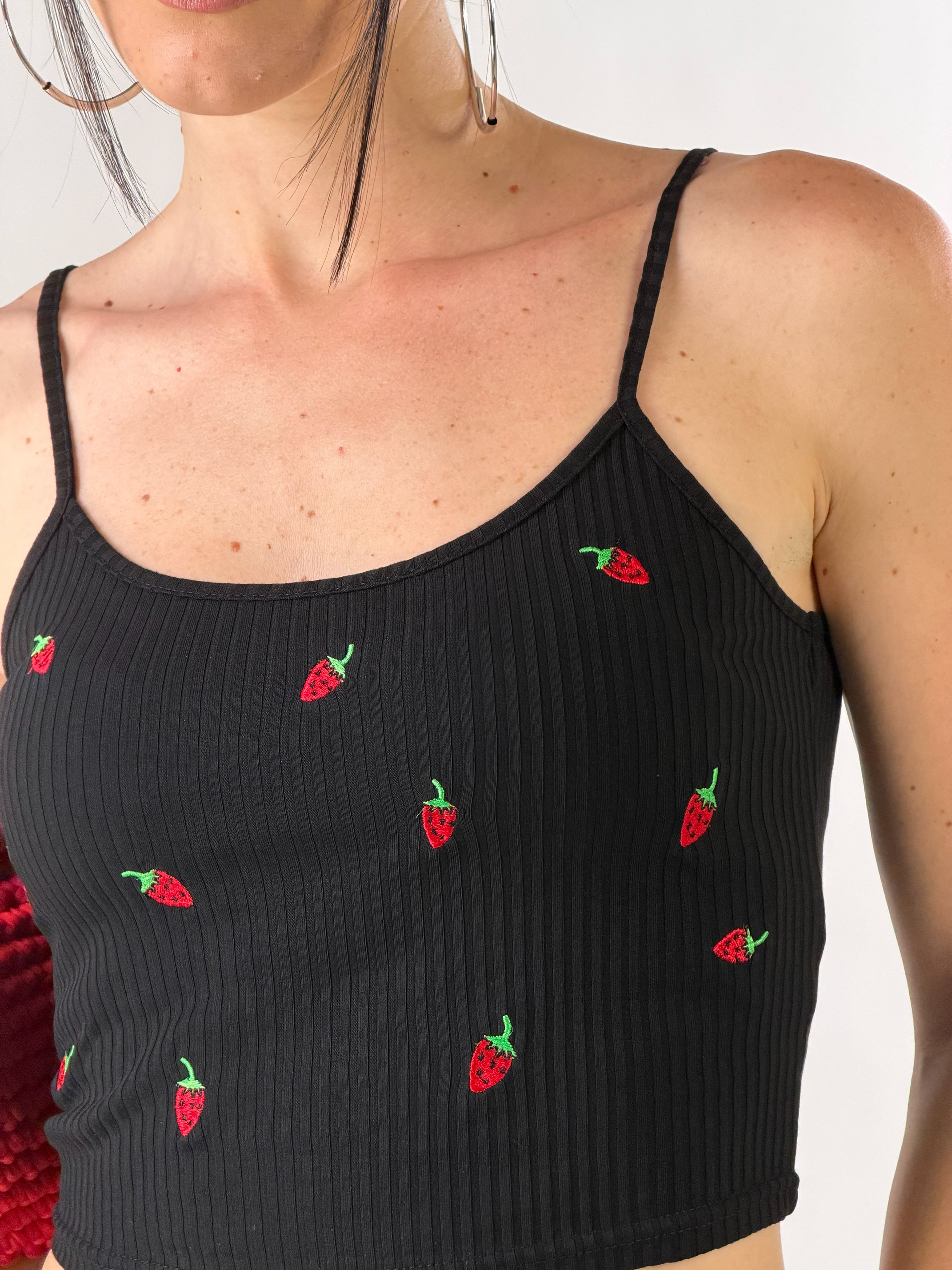 Top a costine con ricami fragole|Colore:Nero