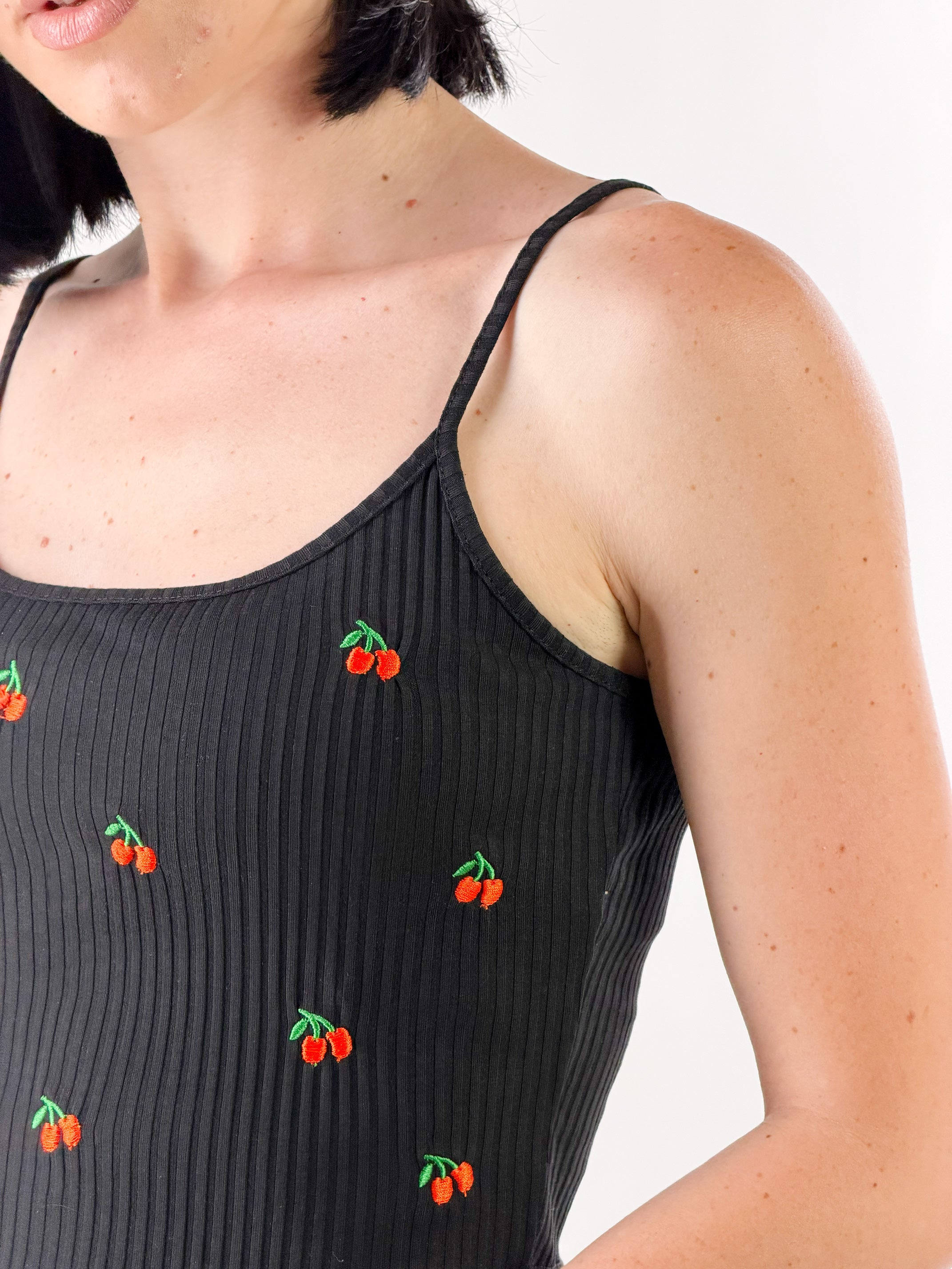Top Cherry|Colore:Nero