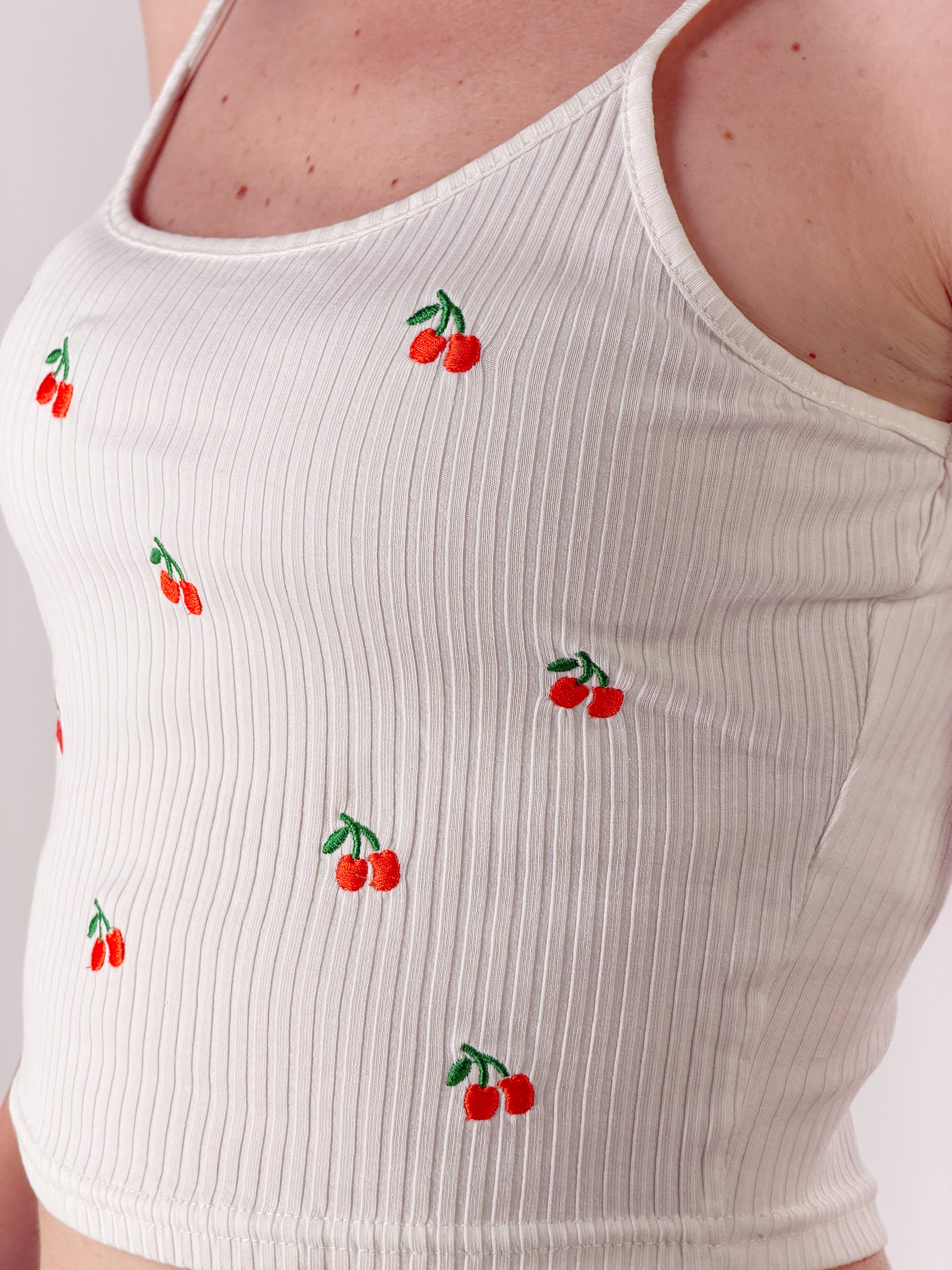 Top Cherry|Colore:Bianco latte