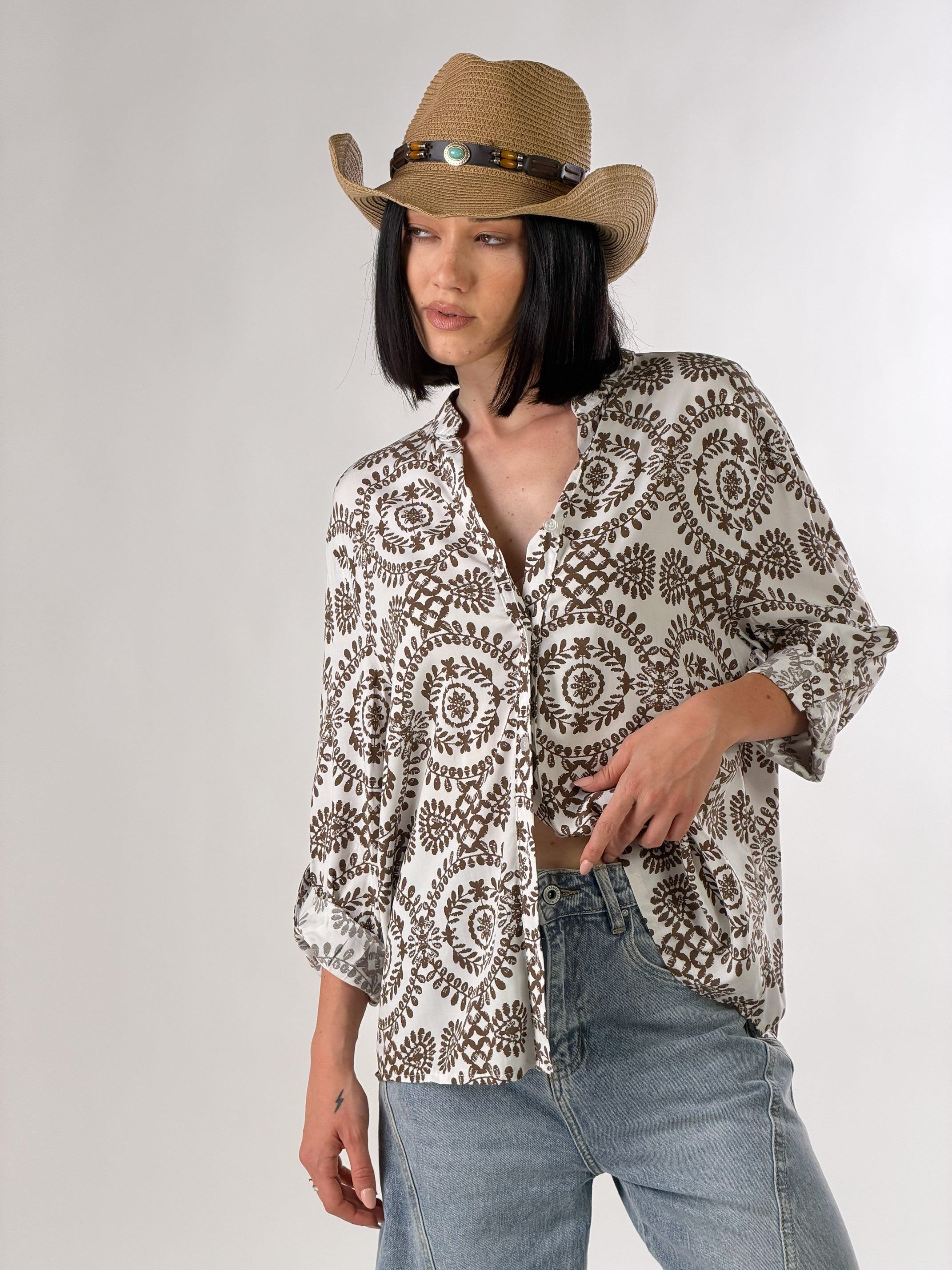 Camicia con stampa arabesca|Colore:Tabacco