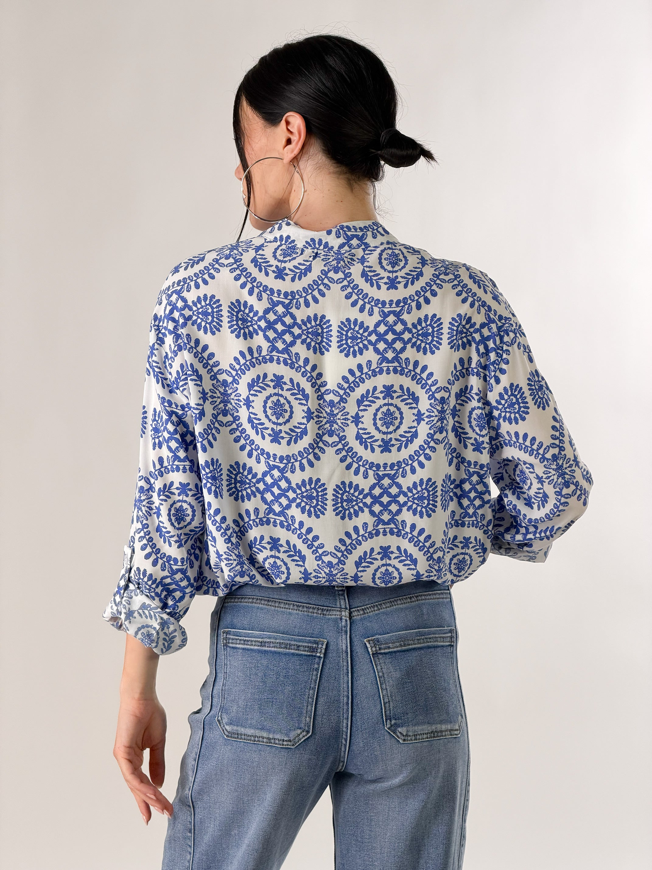 Camicia con stampa arabesca|Colore:Blu royal
