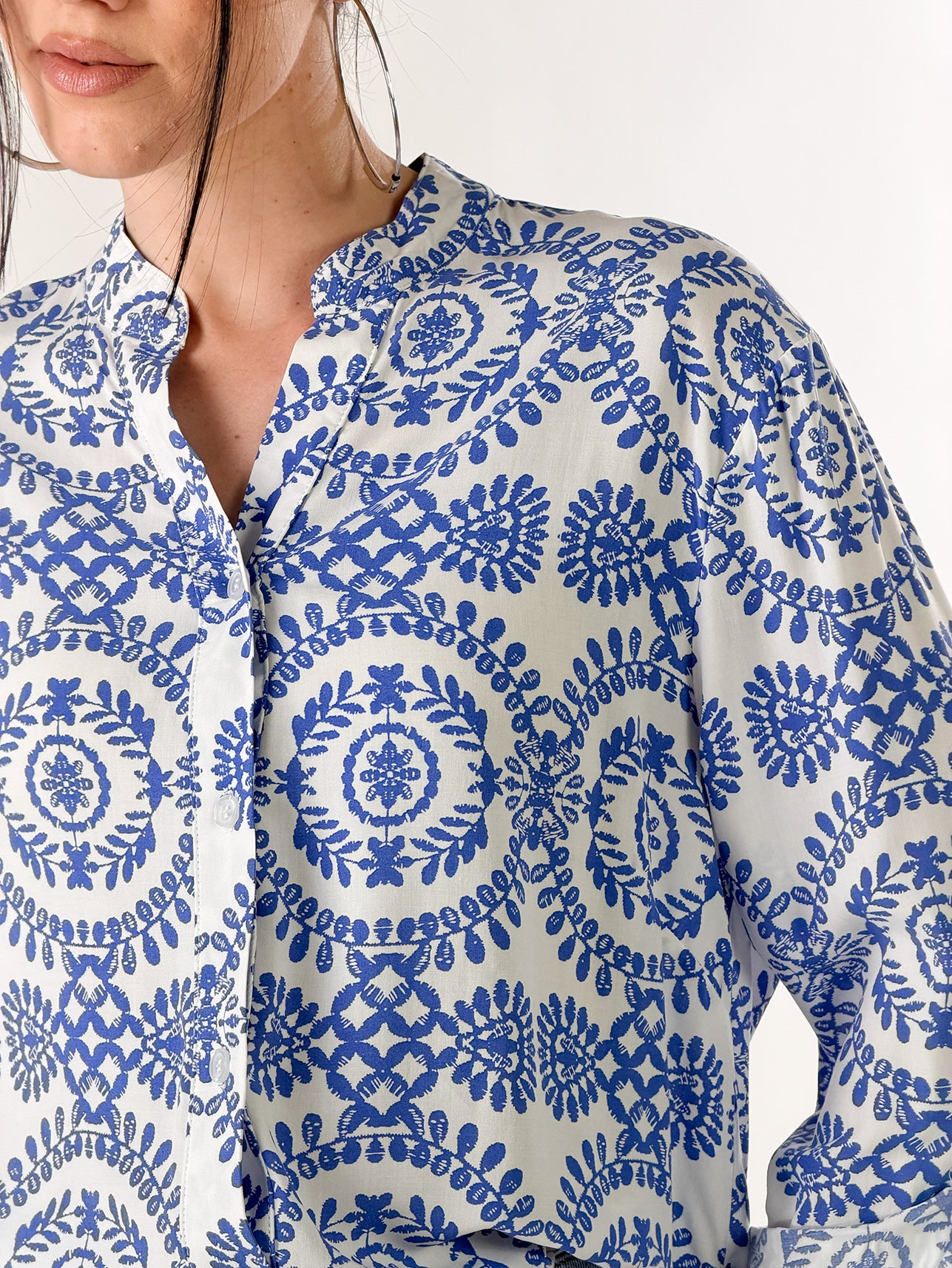 Camicia con stampa arabesca|Colore:Blu royal