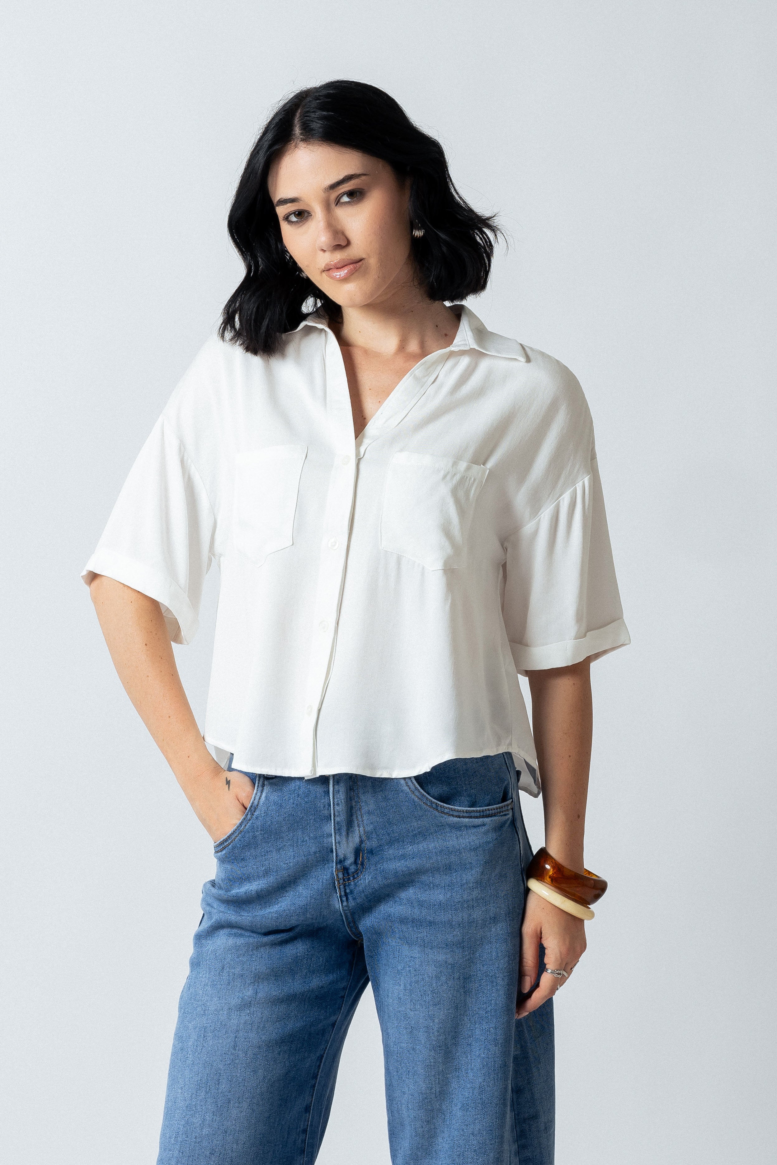 Camicia over crop con tasche|Colore:Bianco latte