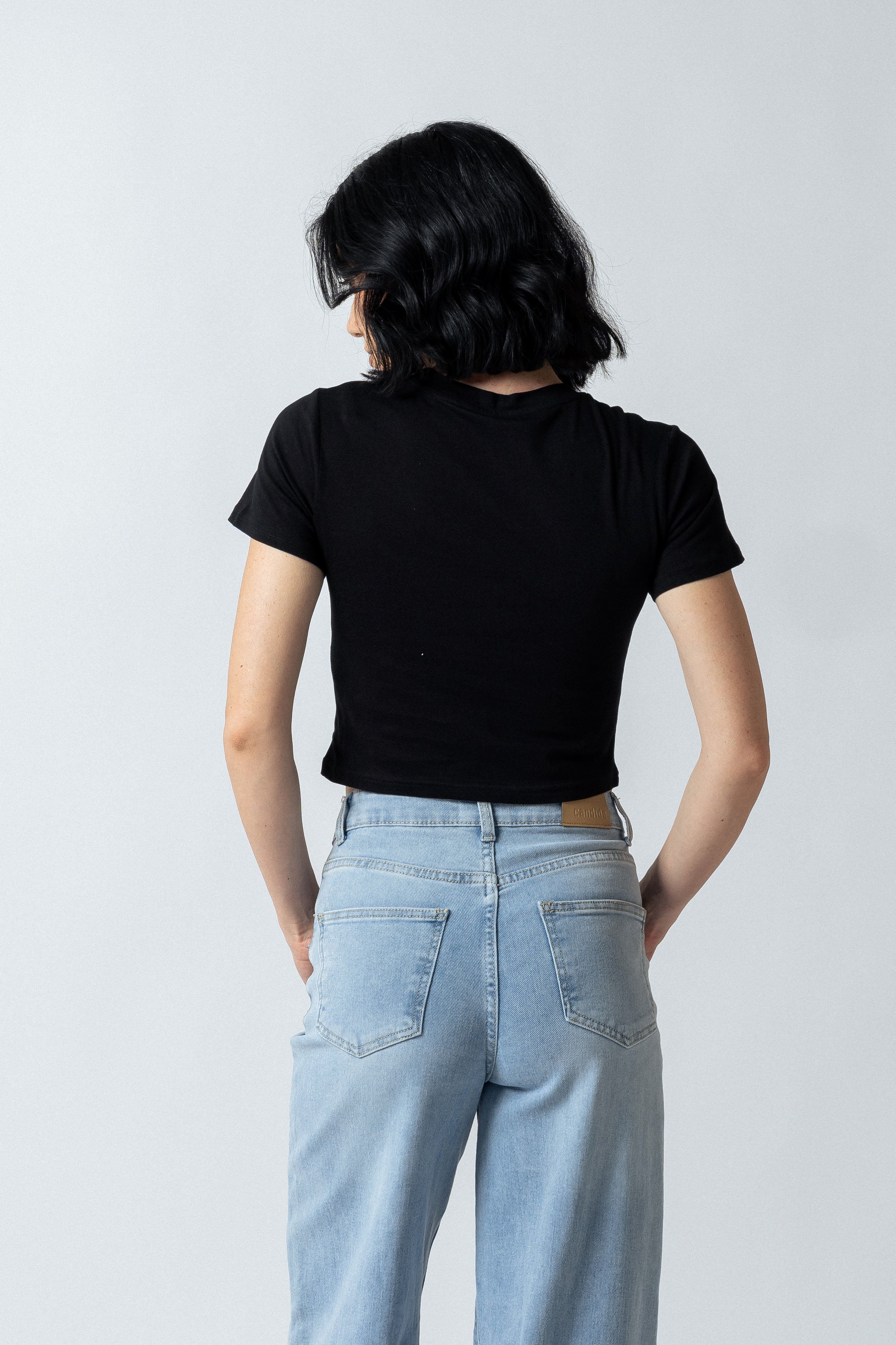 T-Shirt crop con stampa|Colore:Nero