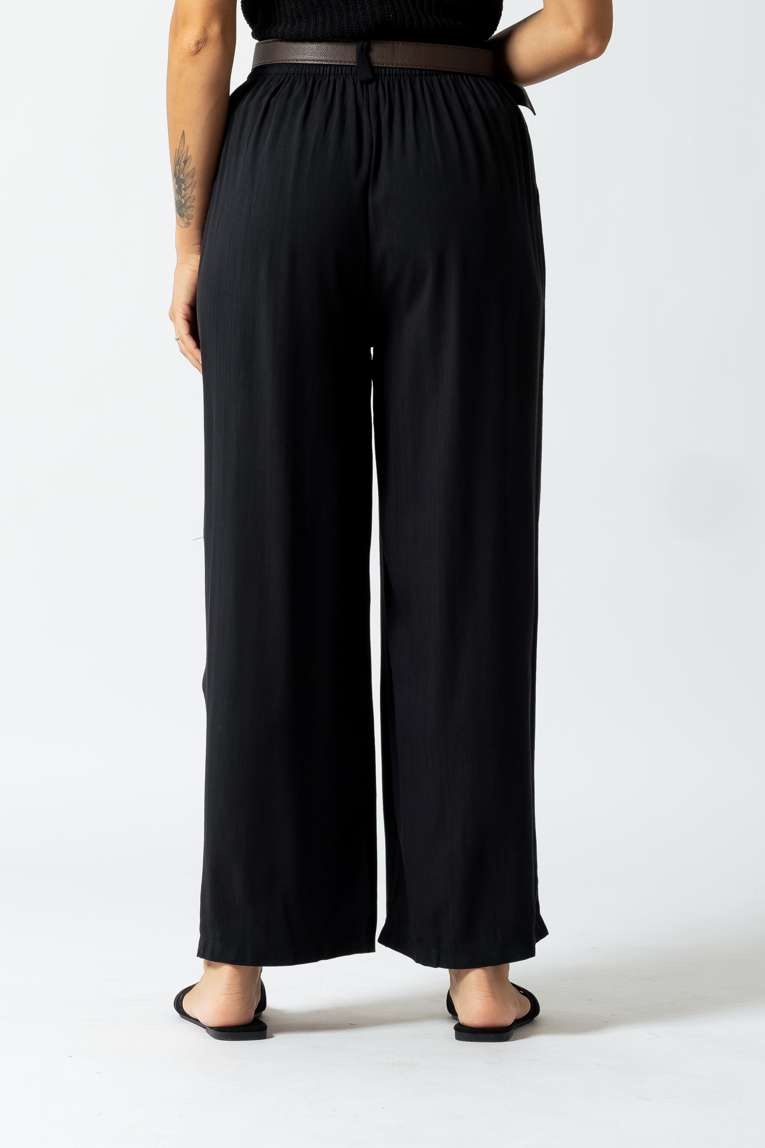 Pantalone effetto lino con cintura|Colore:Nero