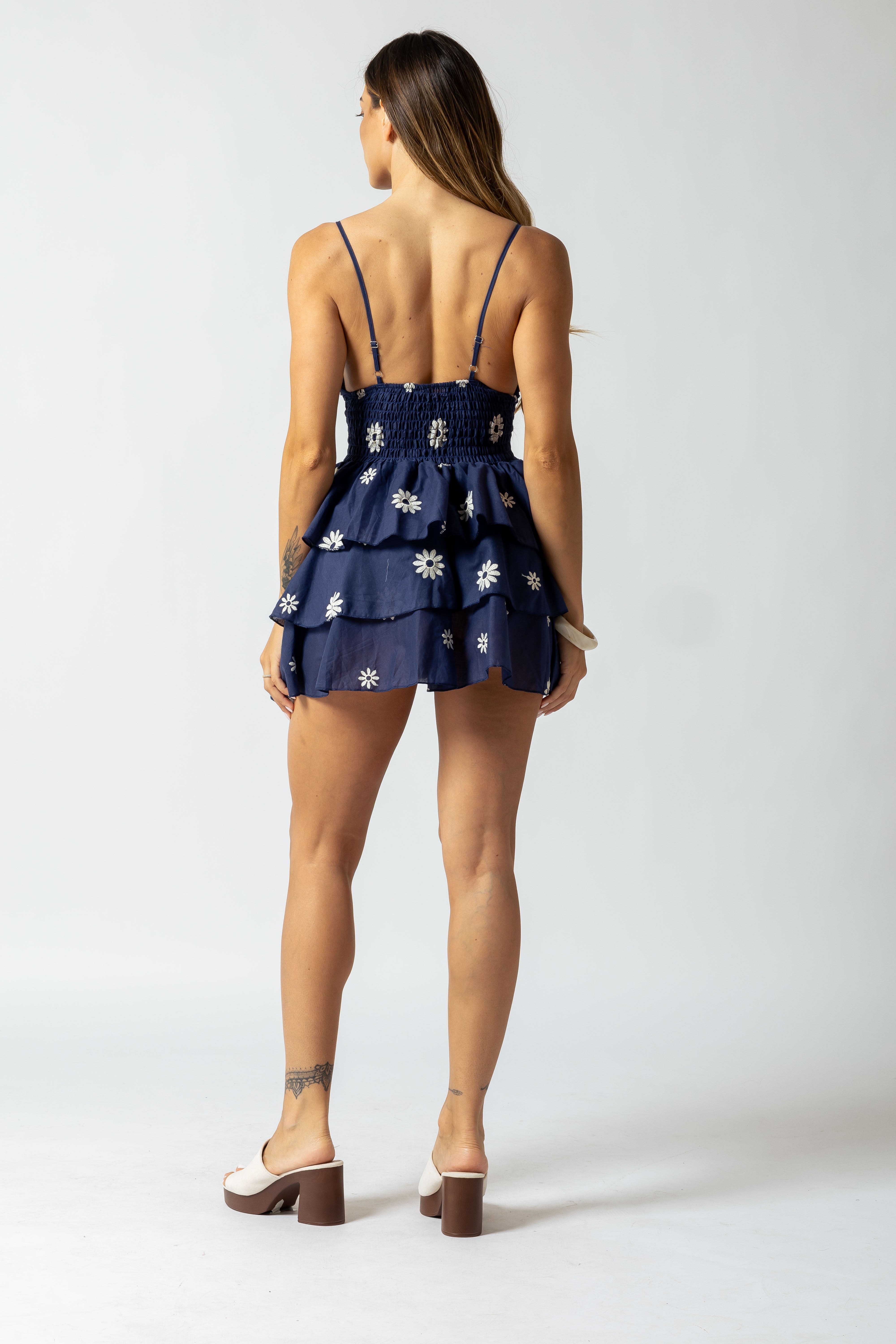 Abito corto con gonna a balze|Colore:Blu scuro