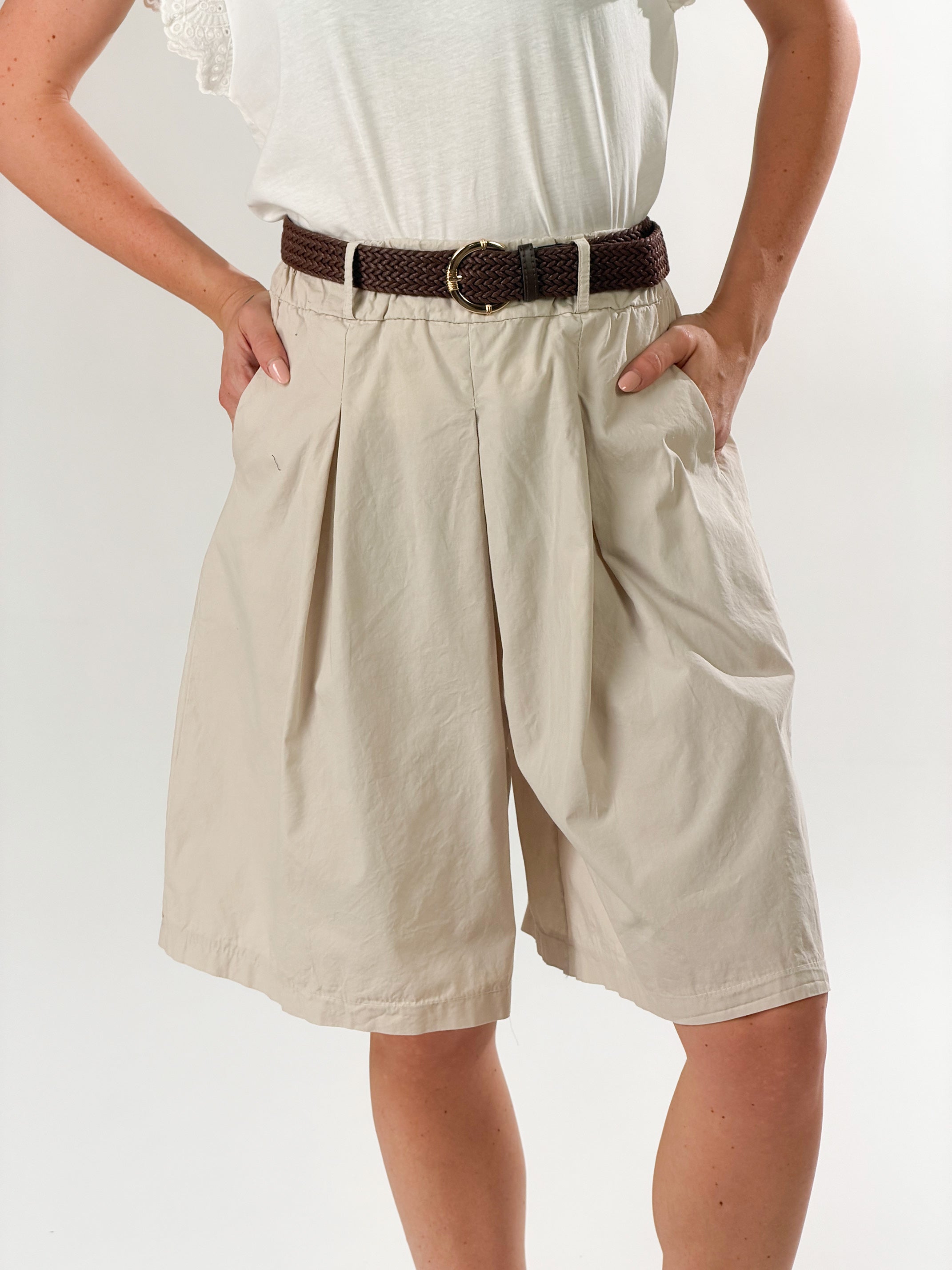 Bermuda con cintura intrecciata|Colore:Beige