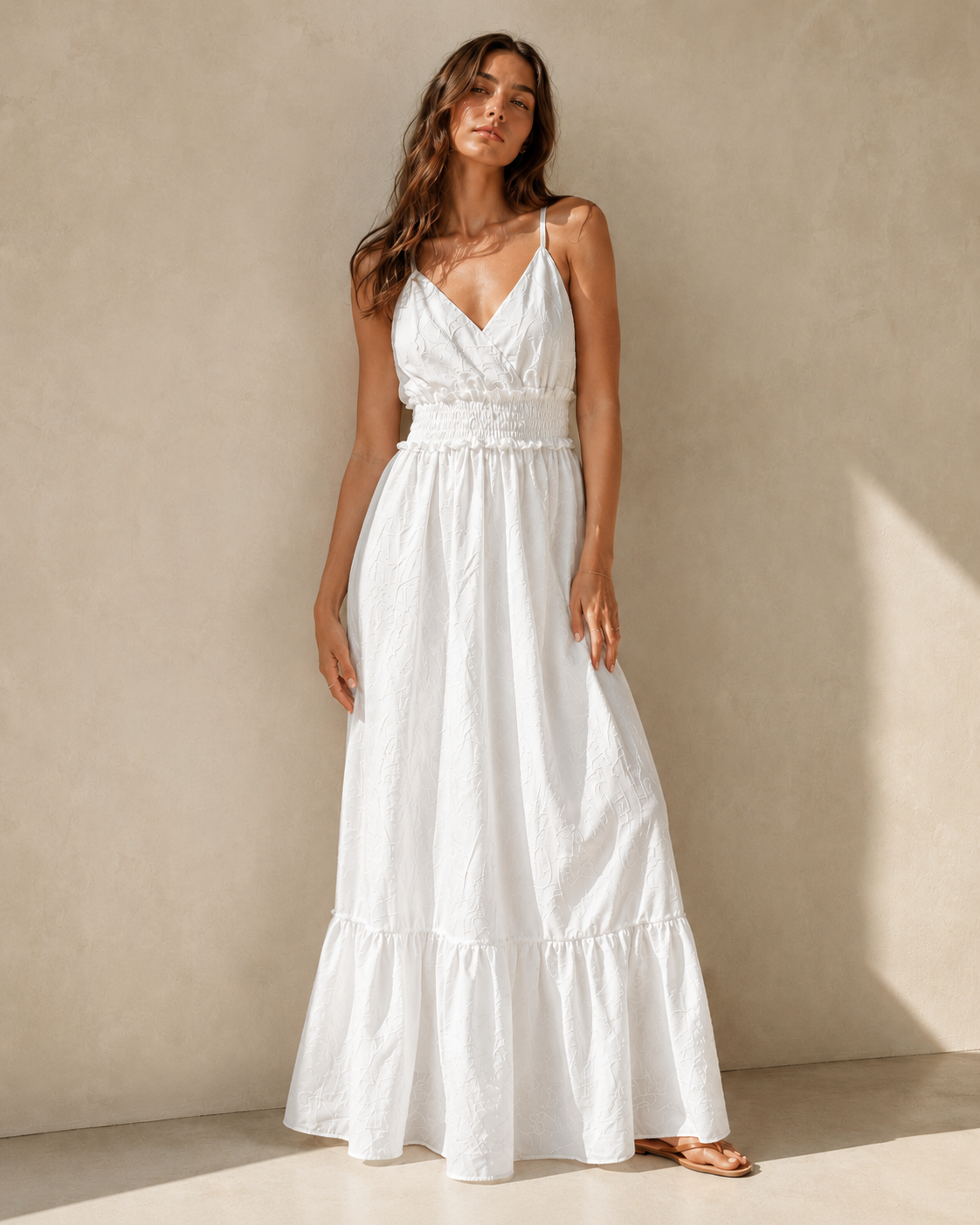 Abito con ricami a rilievo|Colore:Bianco