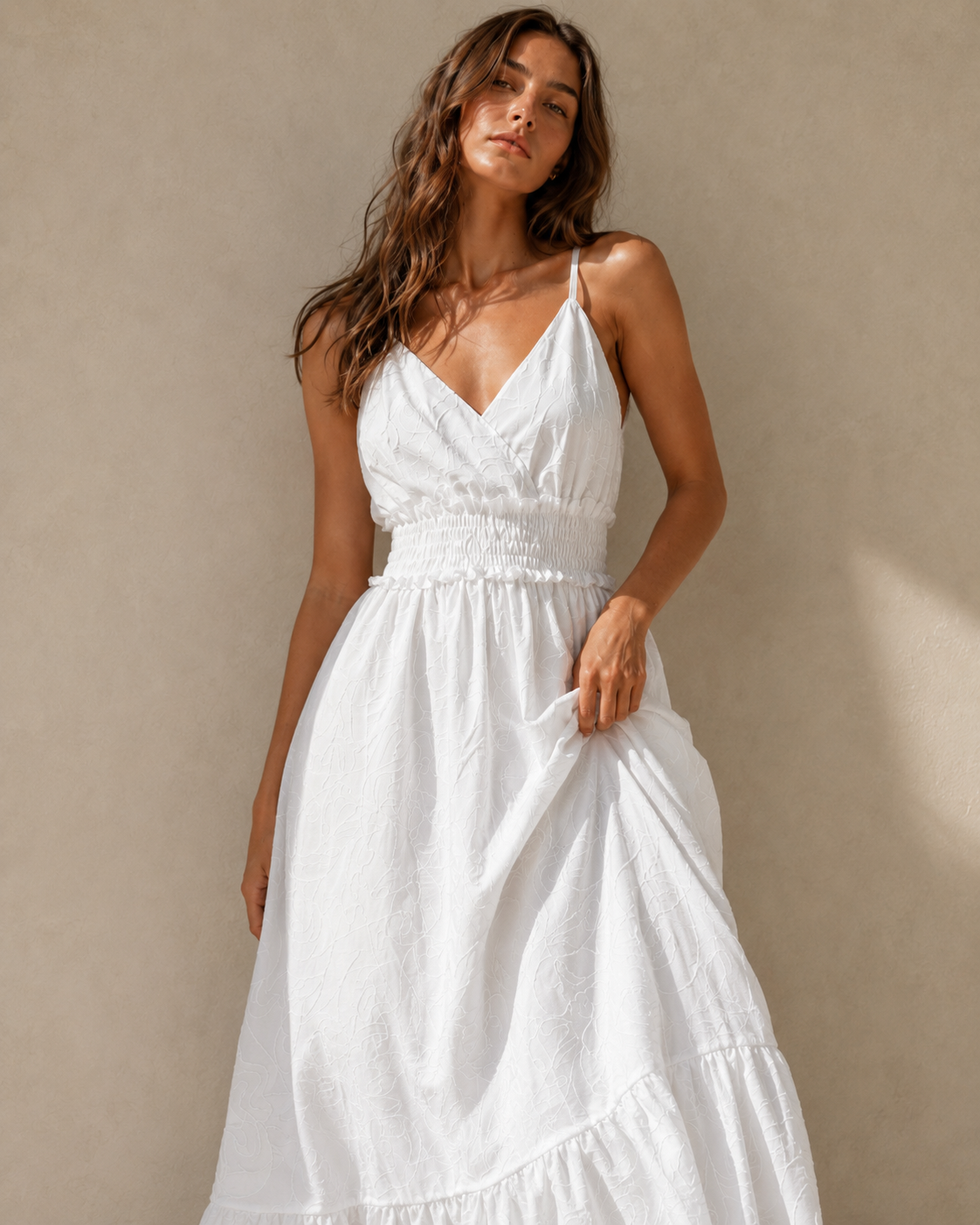 Abito con ricami a rilievo|Colore:Bianco