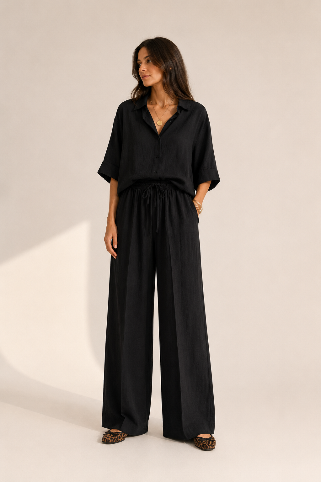 Pantalaccio con laccetto frontale|Colore:Nero