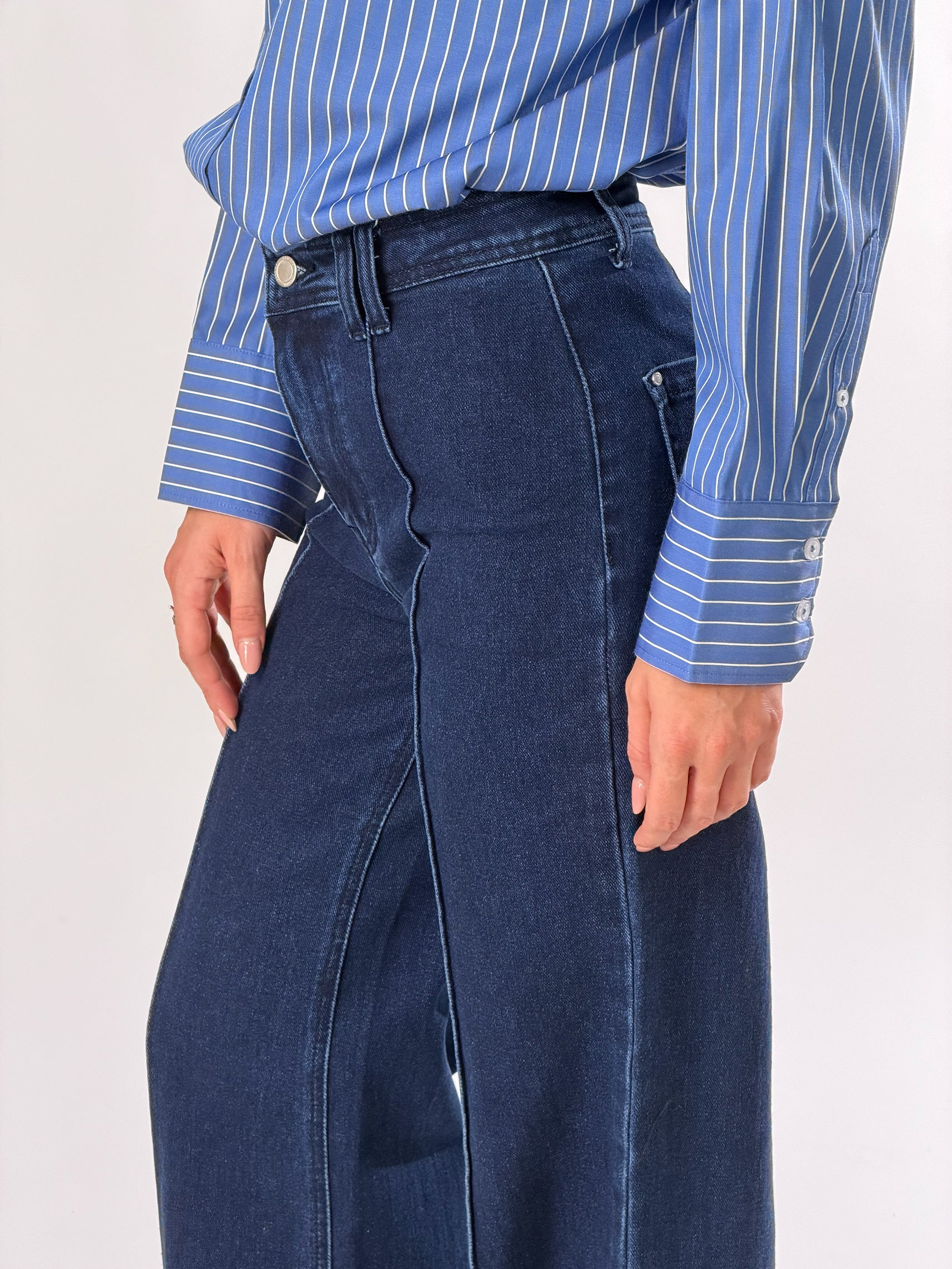 Jeans vita alta con cucitura centrale|Colore:Blu zero