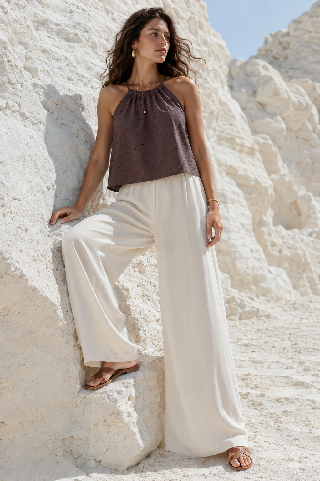 Top halter neck in pizzo san gallo|Colore:Cioccolato