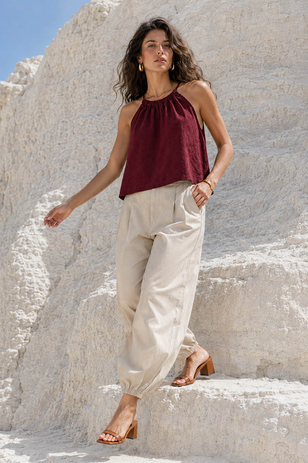 Top halter neck in pizzo san gallo|Colore:Bordeaux