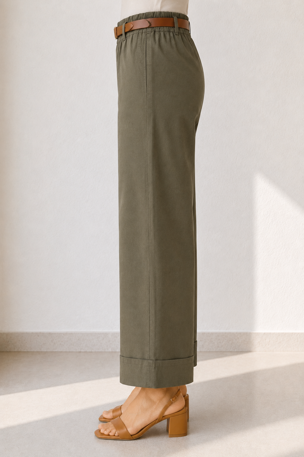 Pantalone con cintura e tasche a filo|Colore:Verde militare