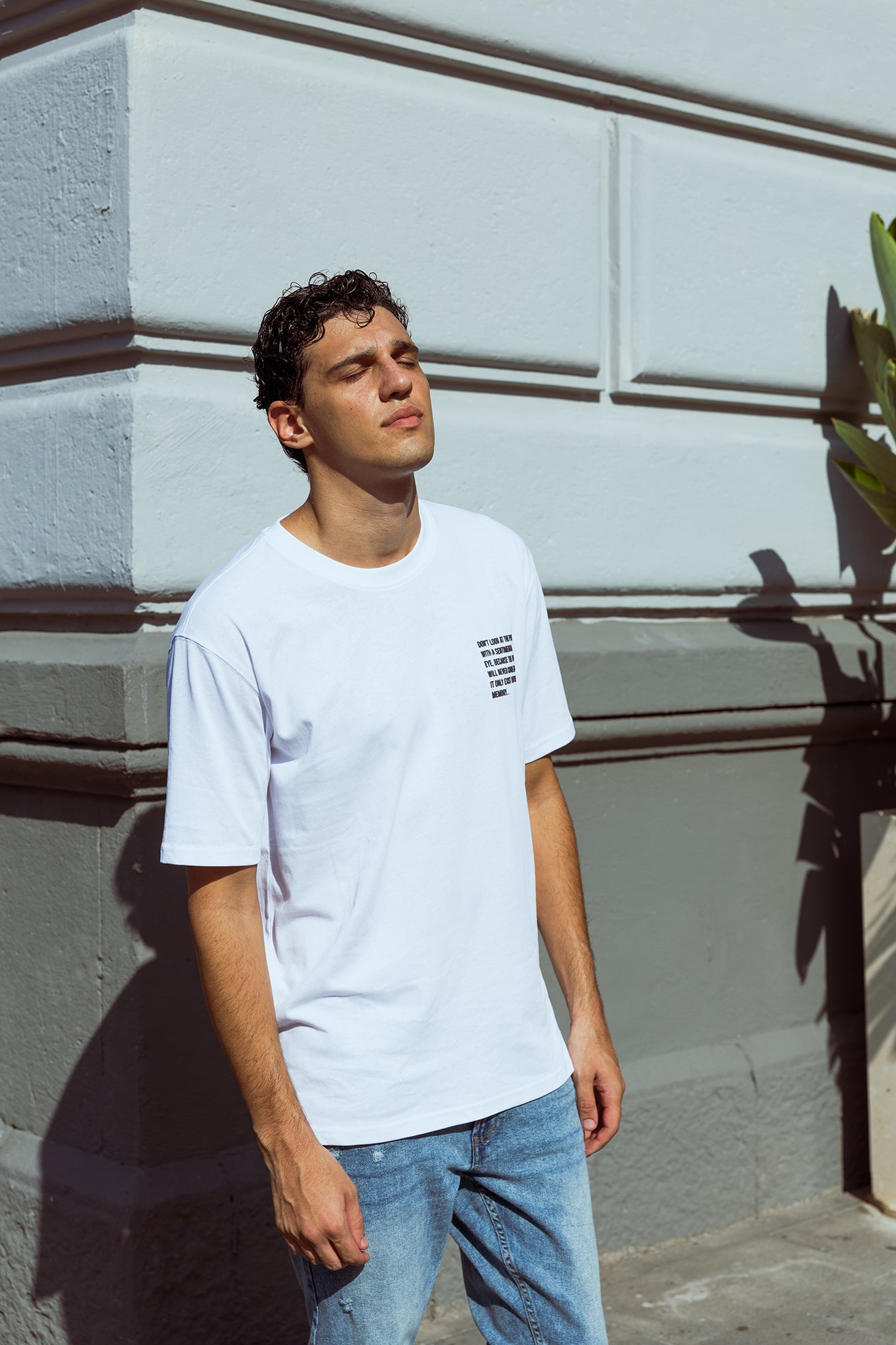T-shirt Loose fit  "ATTACHED TO NOTHING"|Colore:Bianco