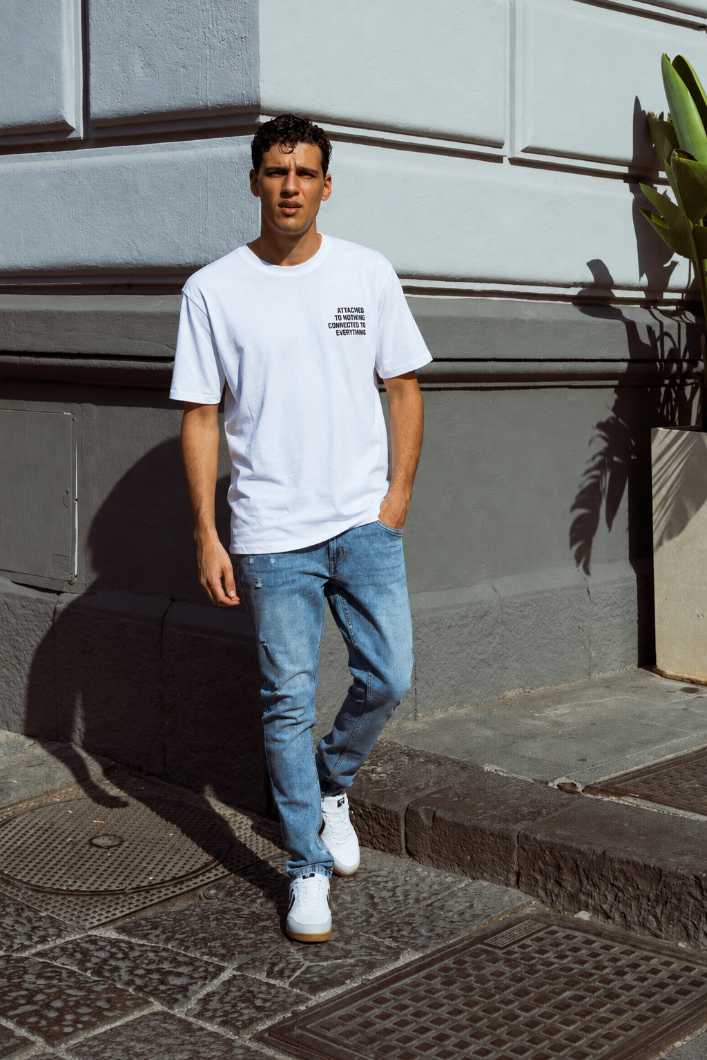 T-shirt Loose fit  "ATTACHED TO NOTHING"|Colore:Bianco