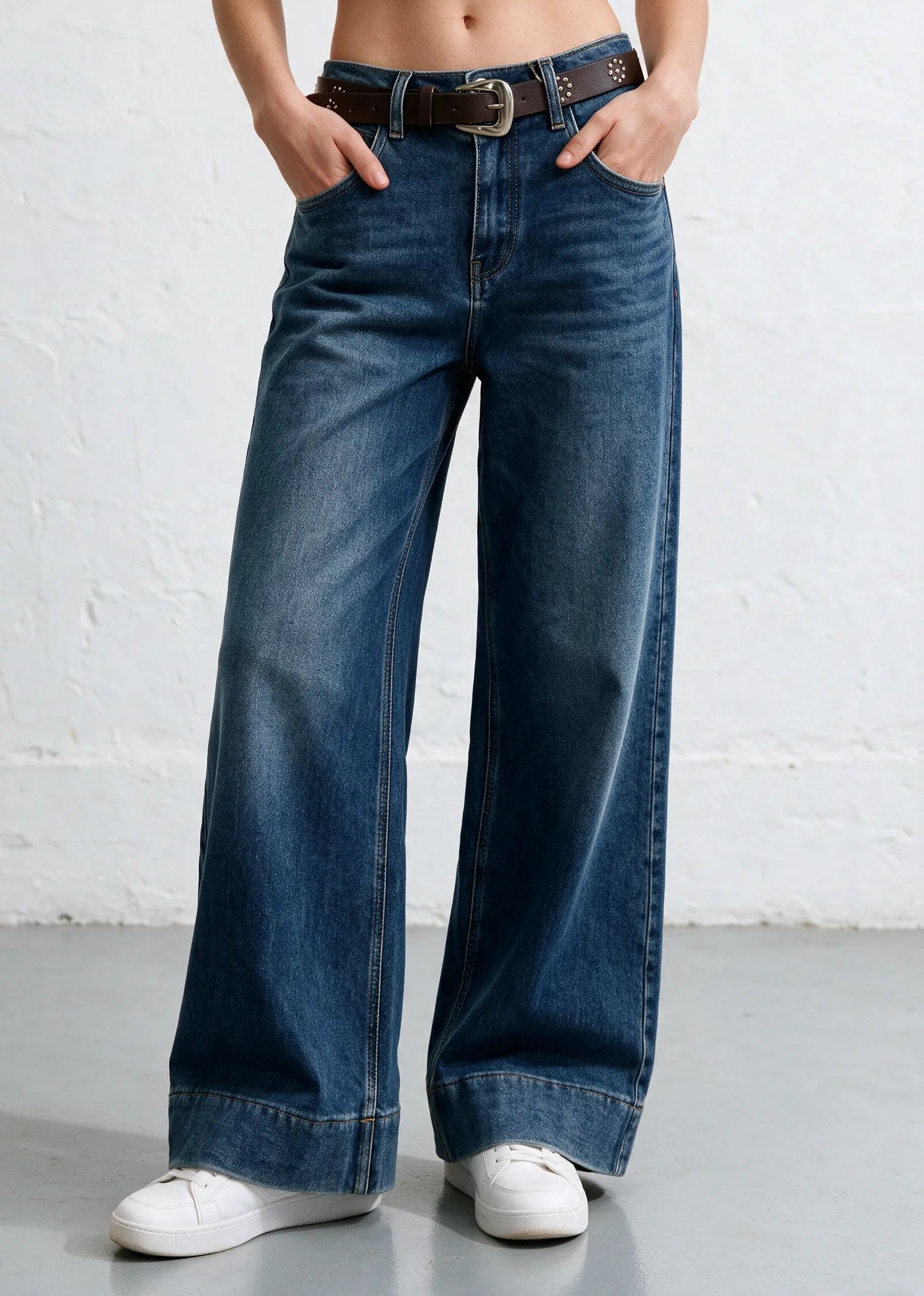 Jeans  wide-leg  con cintura borchie argetno|Colore:Blu medio