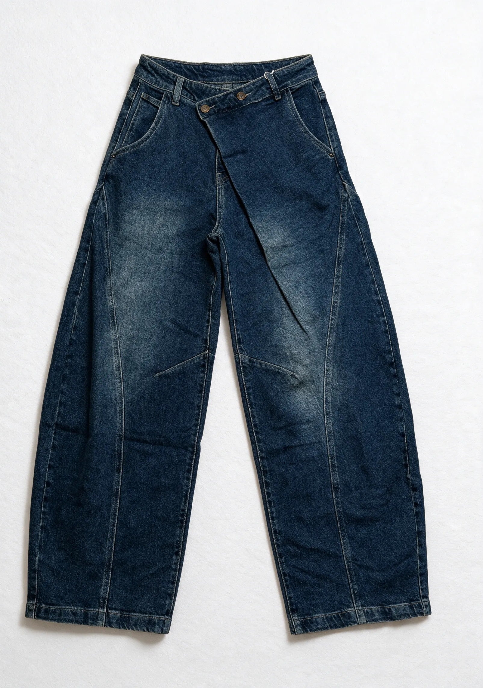 eans Barrel con Chiusura Asimmetrica|Colore:Jeans scuro