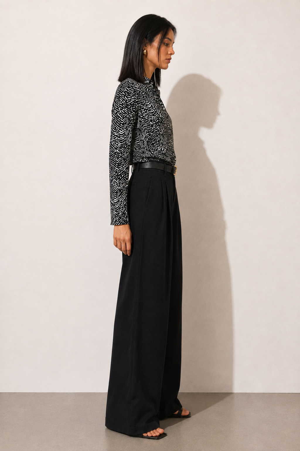 Pantalone a gamba larga modello palazzo|Colore:Nero