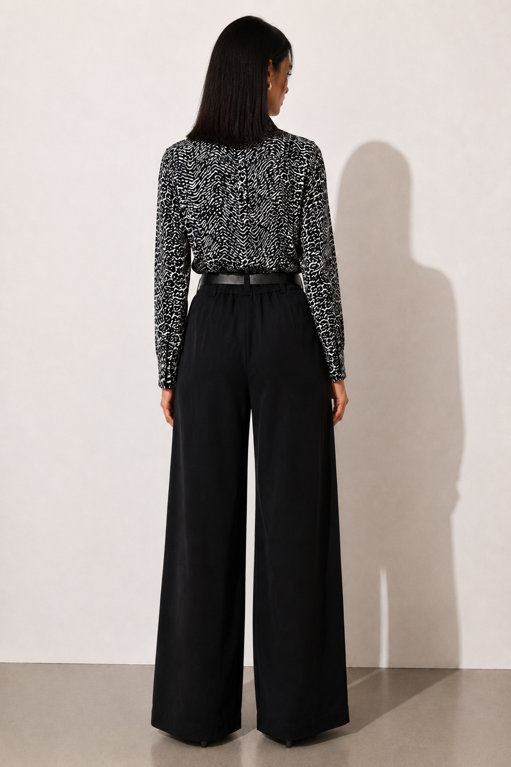Pantalone a gamba larga modello palazzo|Colore:Nero