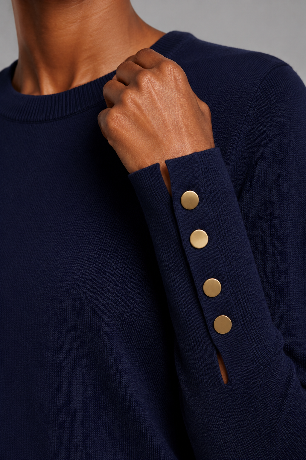 Maglia con bottoni decorativi ai polsi|Colore:Blu navy